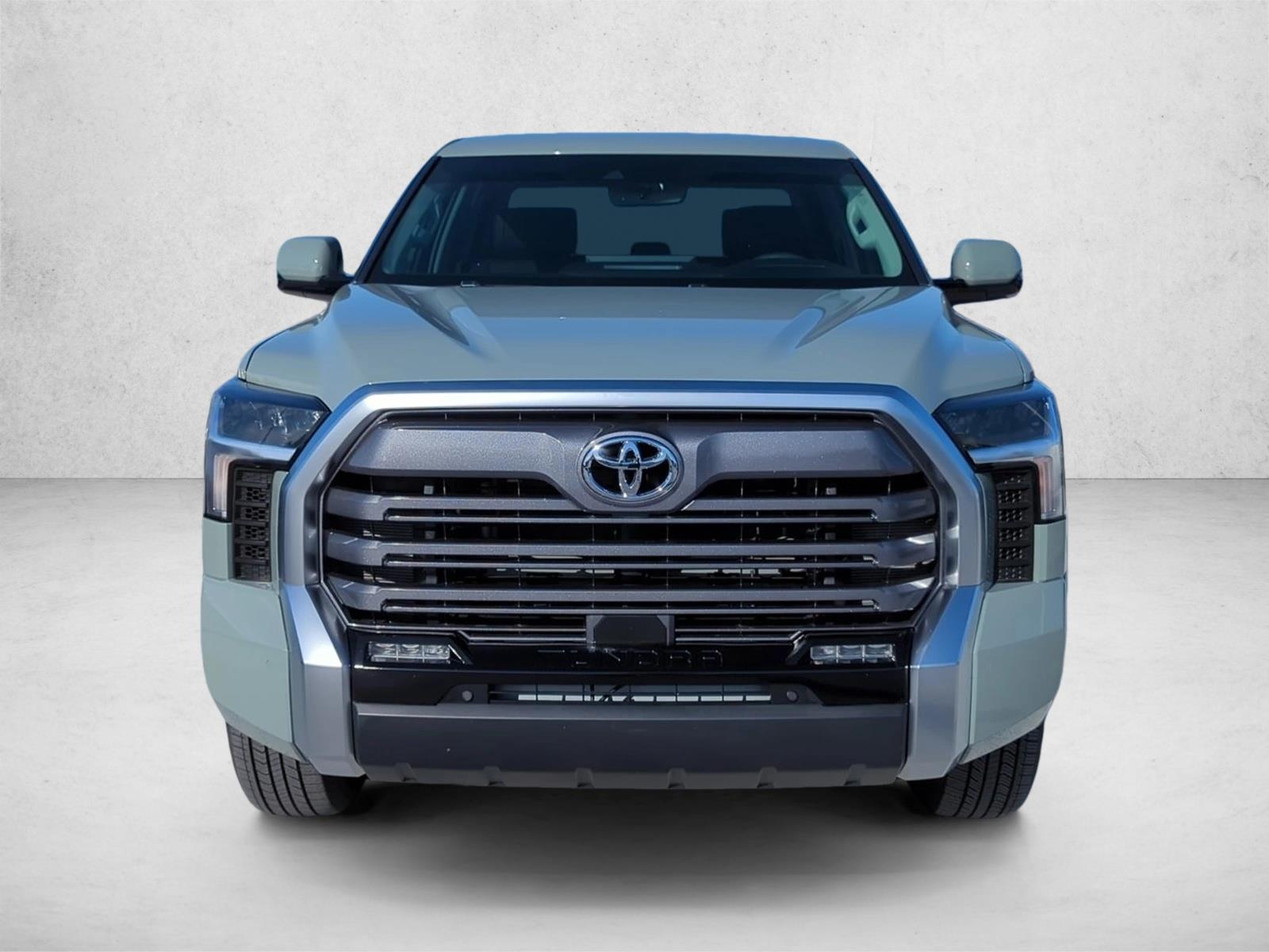 2024 Toyota Tundra Limited CrewMax photo 2