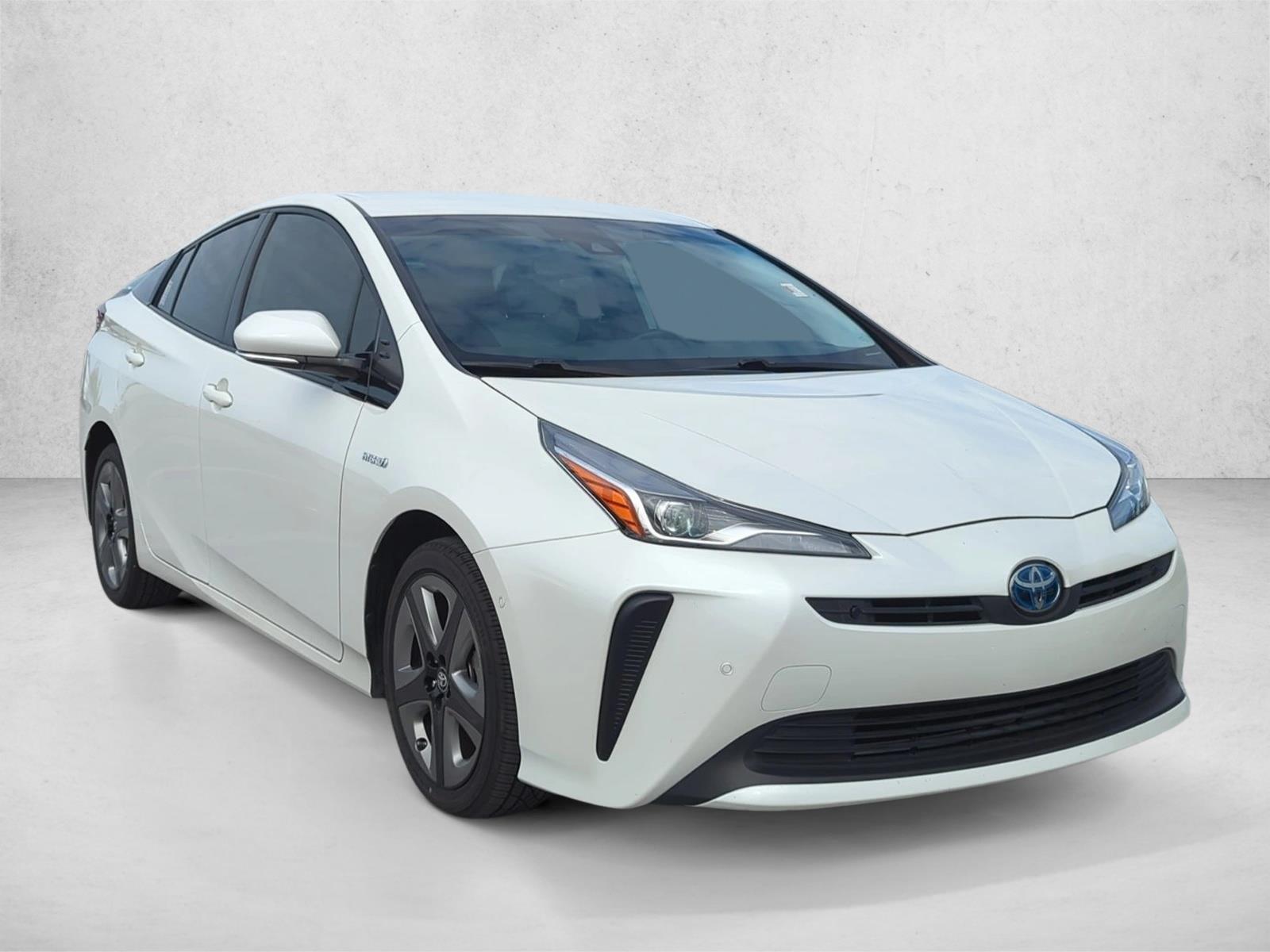 2019 Toyota Prius XLE photo 3