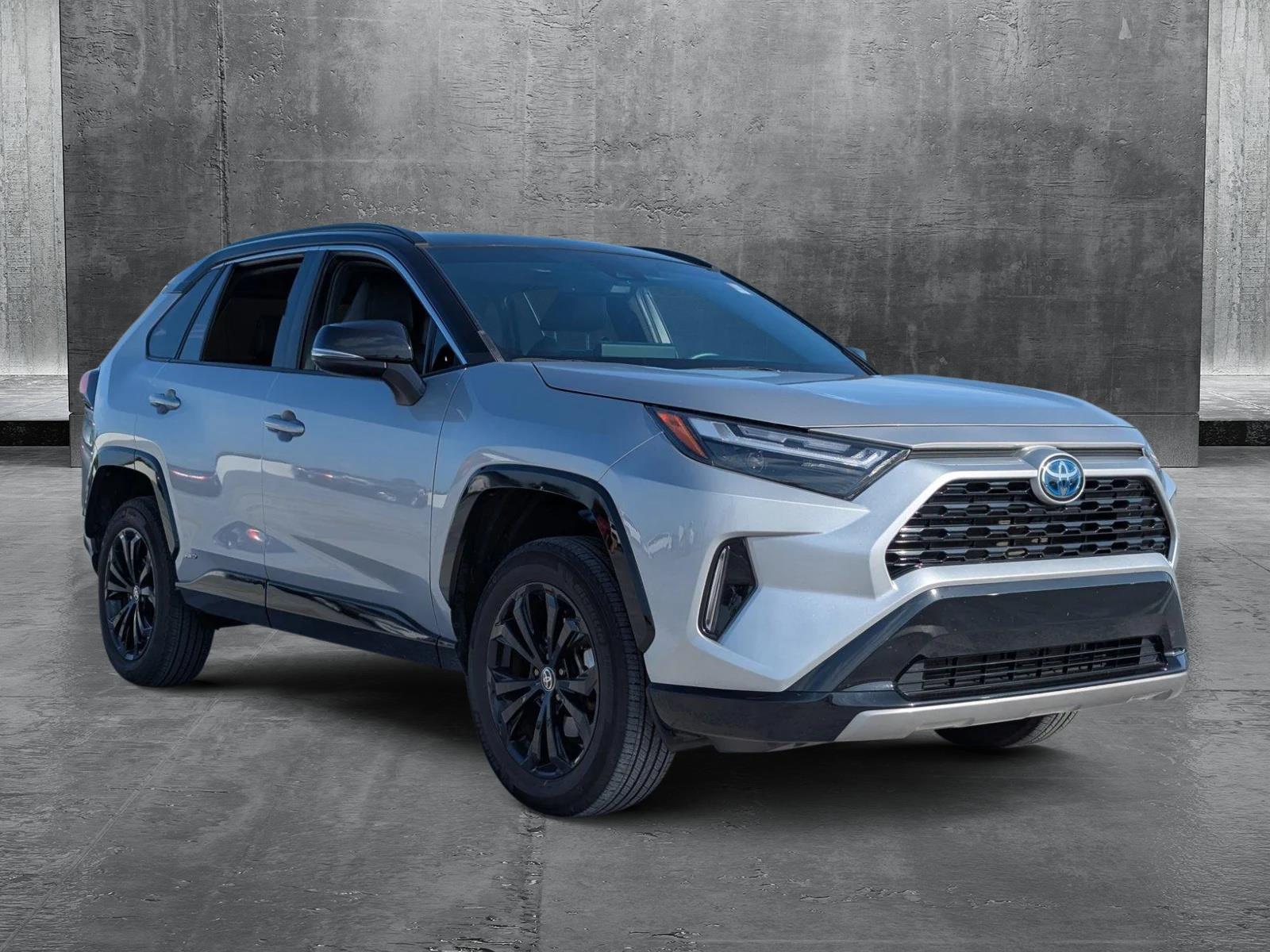 2023 Toyota RAV4 Hybrid XSE photo 3