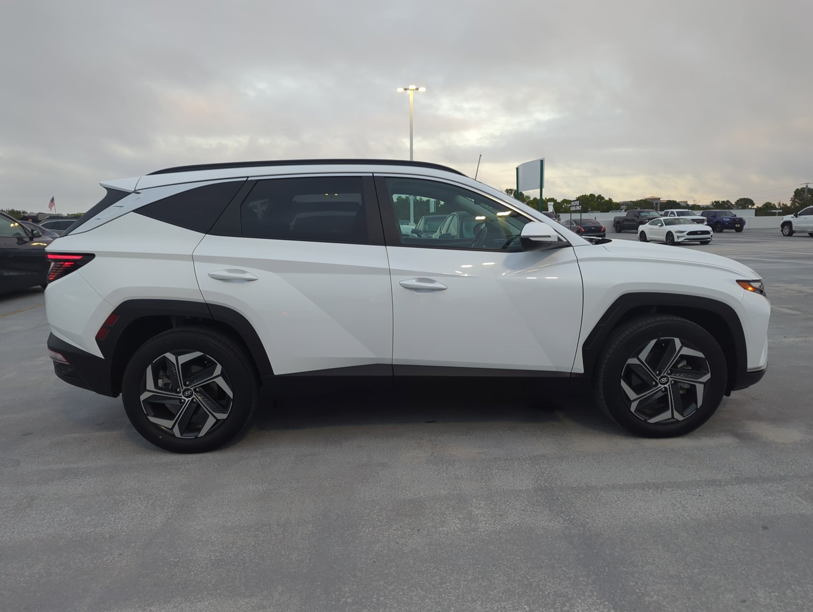 Used 2024 Hyundai Tucson Hybrid SEL Convenience SUV
