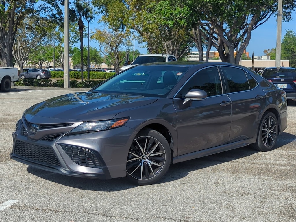 Used 2023 Toyota Camry SE Sedan