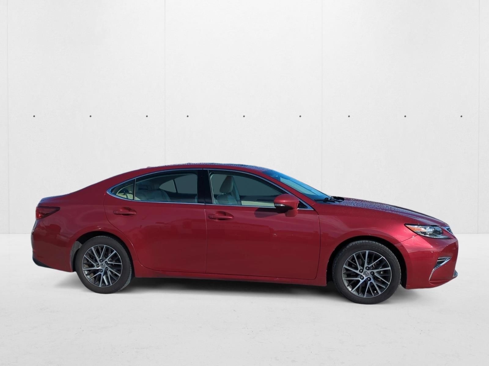 2016 Lexus ES 350 photo 4