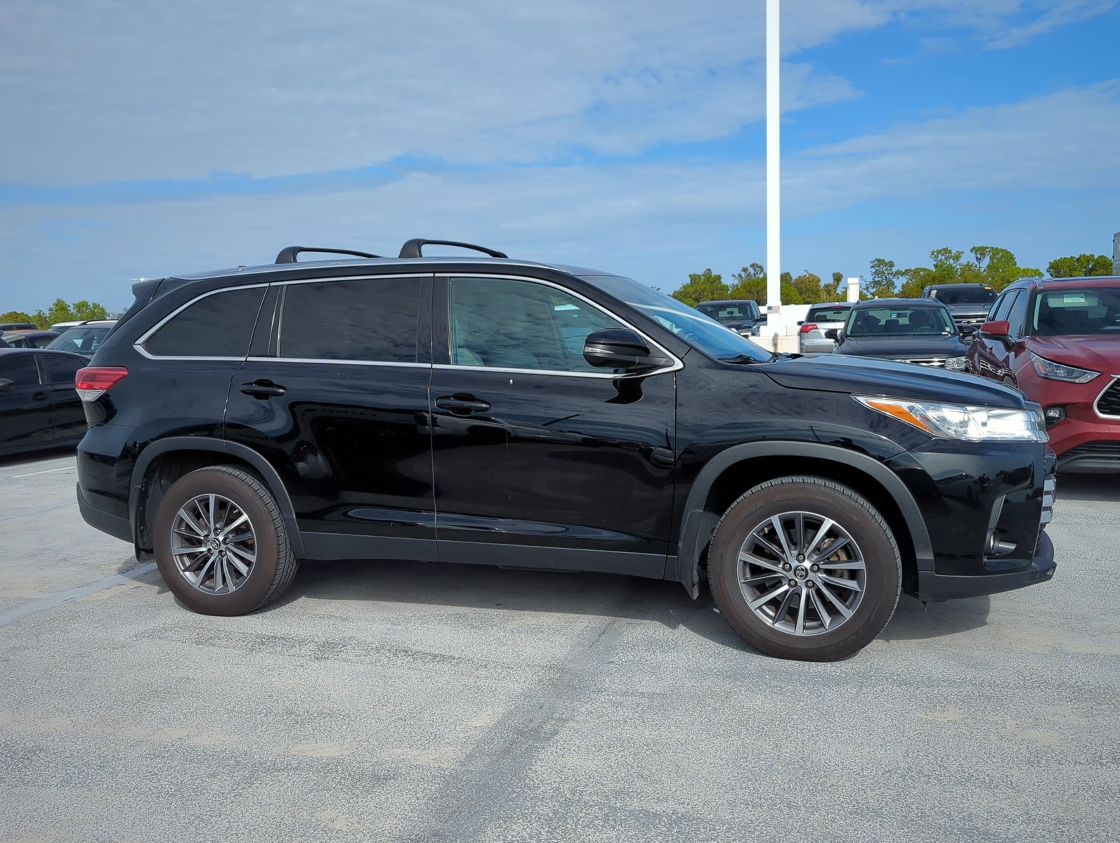 2019 Toyota Highlander XLE photo 4