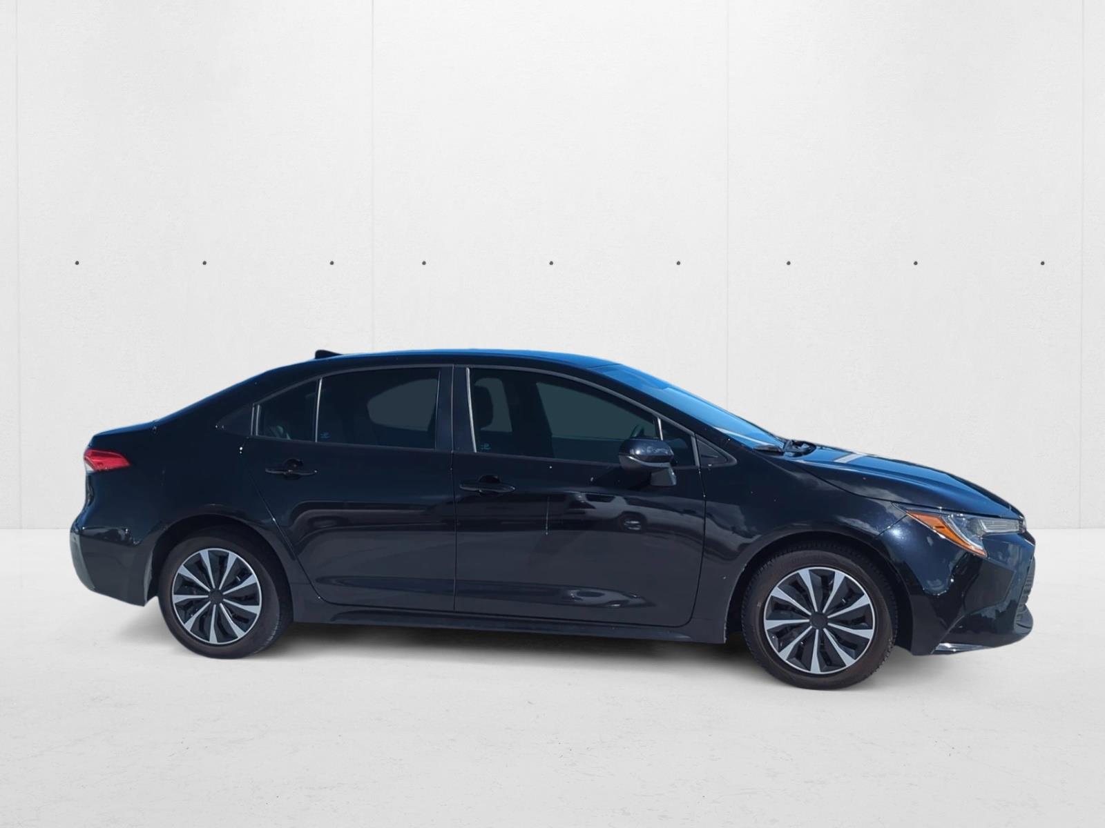 2024 Toyota Corolla LE photo 4