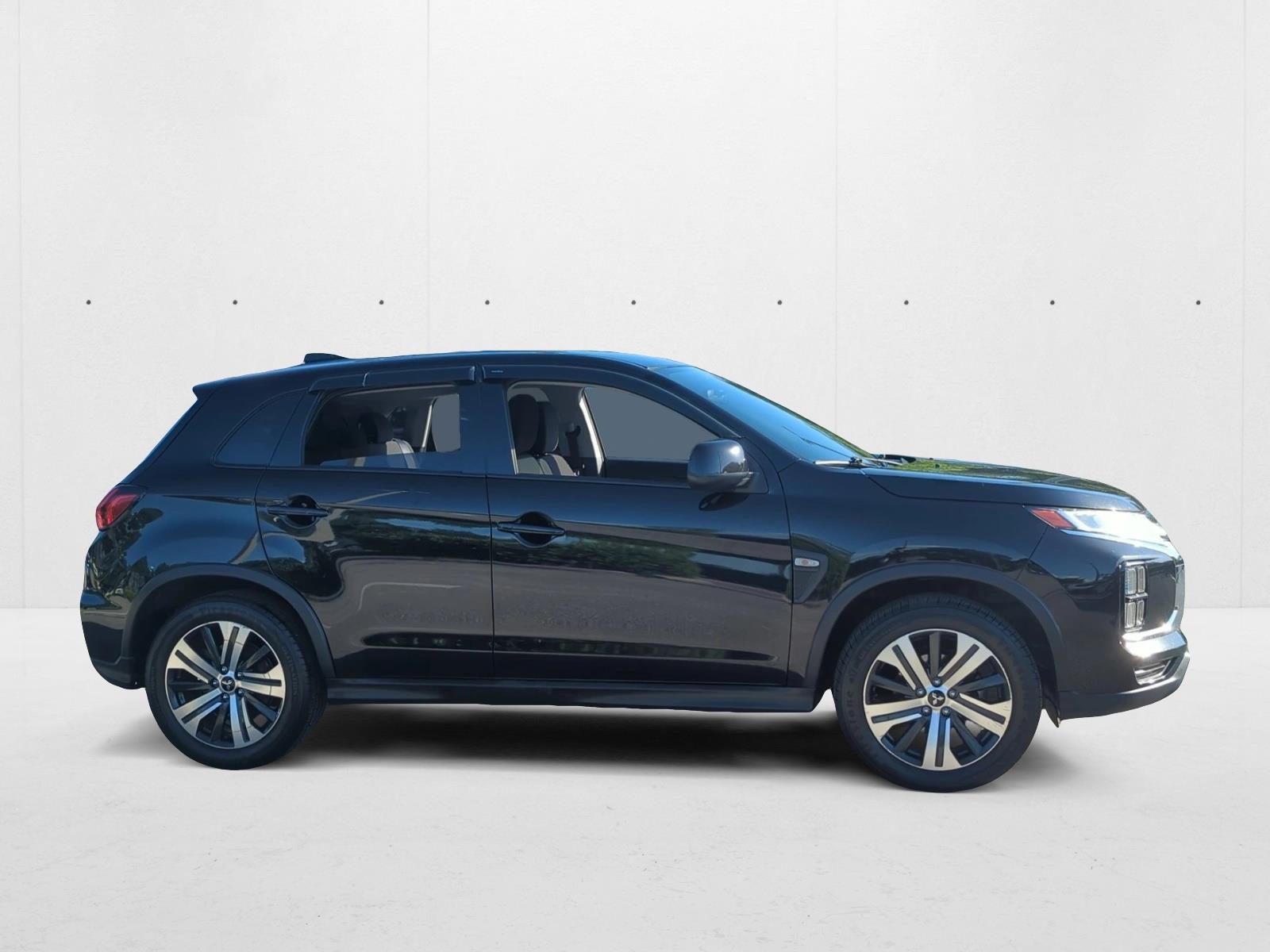 2020 Mitsubishi Outlander Sport ES photo 4