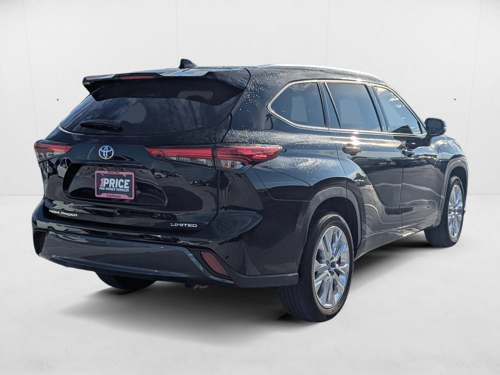 2023 Toyota Highlander Limited photo 3