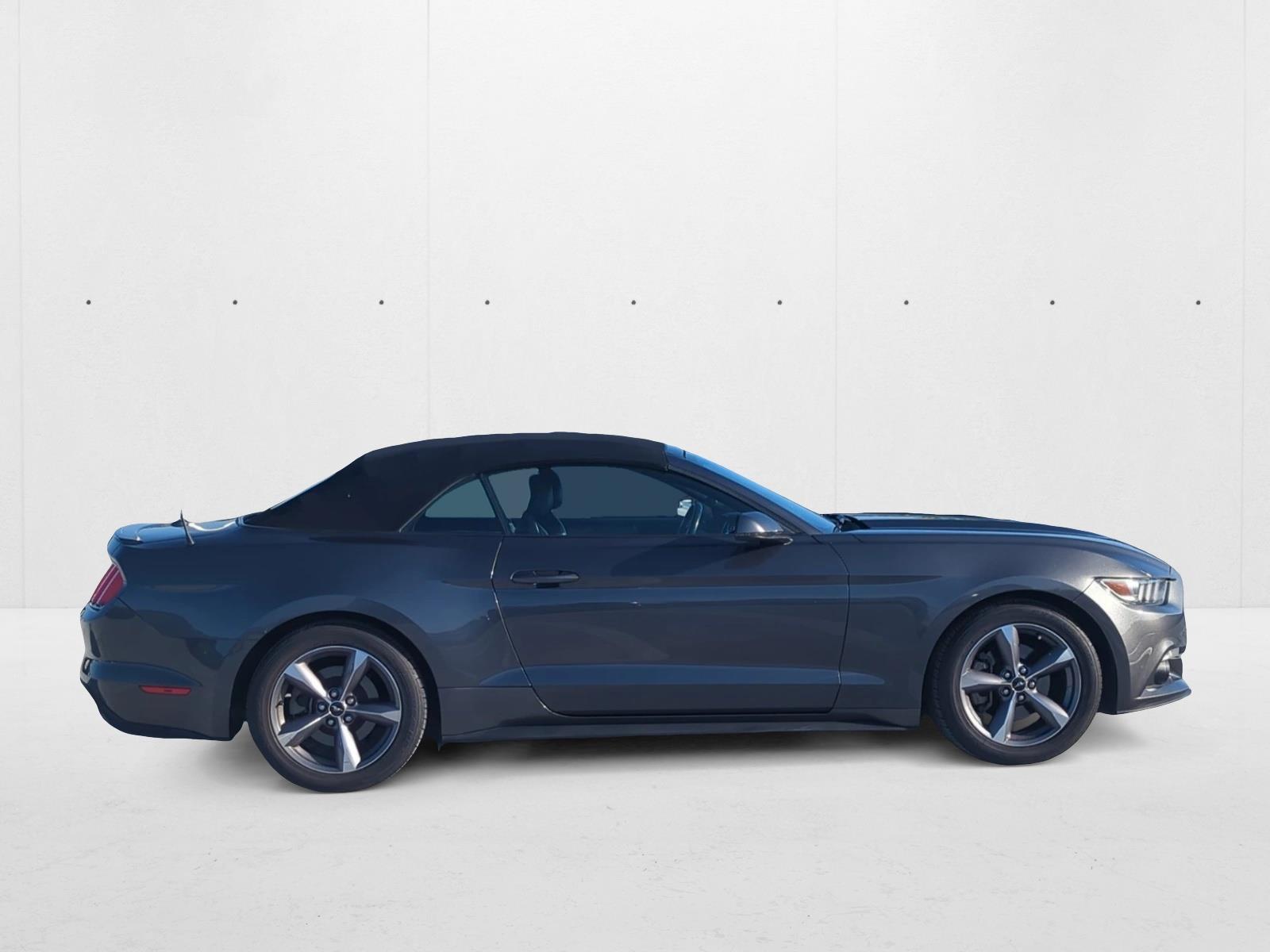 2017 Ford Mustang EcoBoost Premium Convertible photo 4