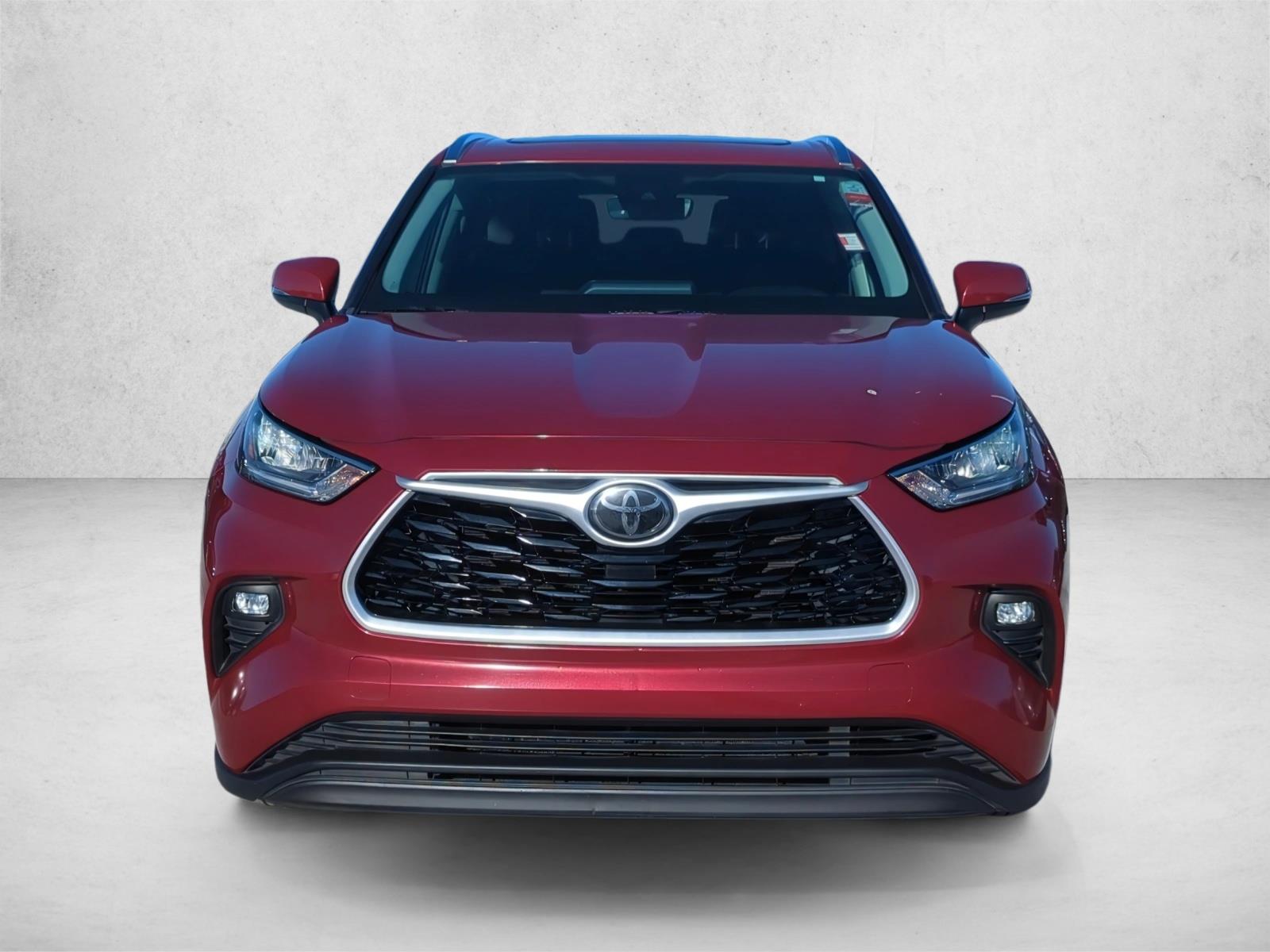 2020 Toyota Highlander XLE photo 2