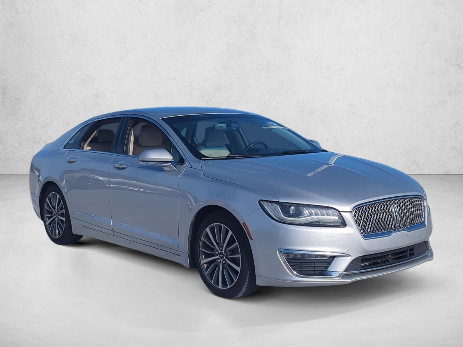 2017 Lincoln MKZ Premiere photo 3