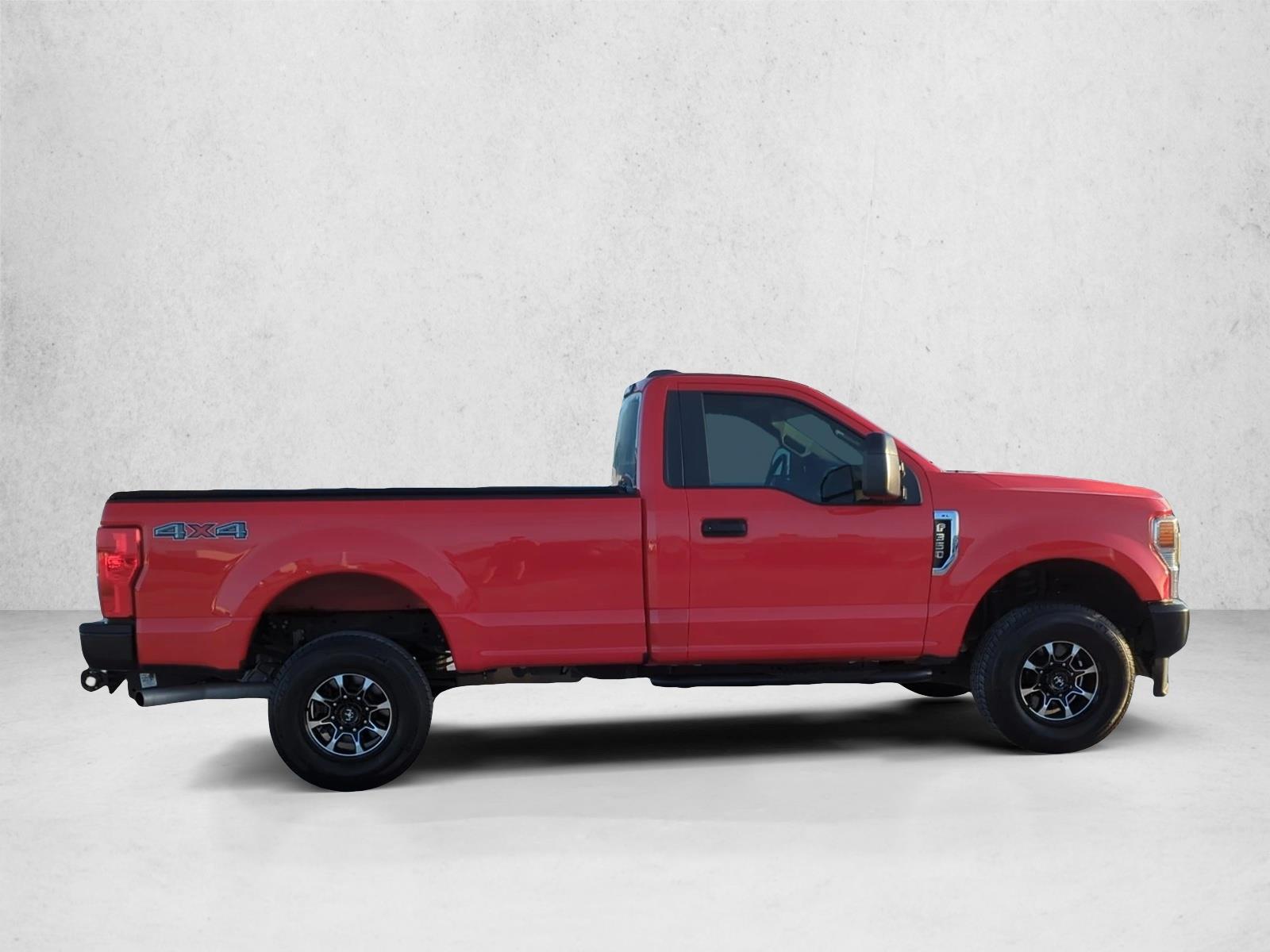 2022 Ford F-350 XL photo 4