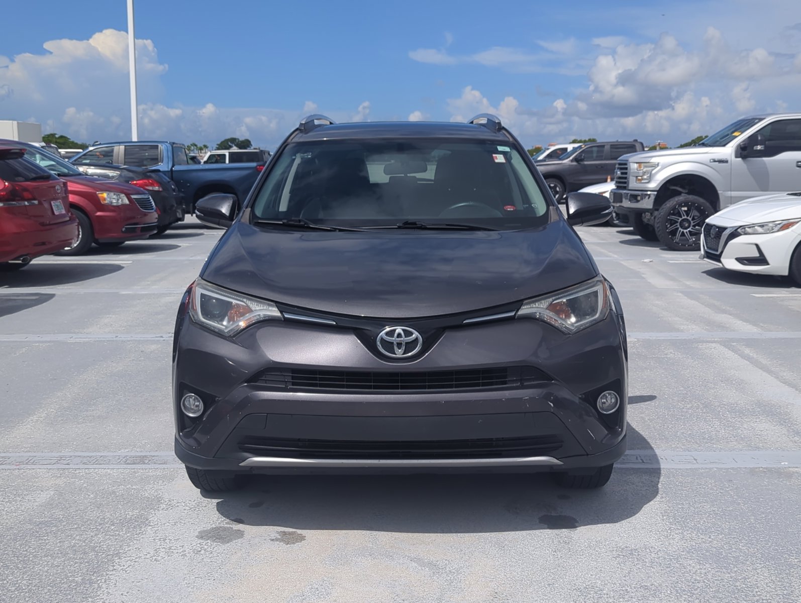 2016 Toyota RAV4 XLE photo 2