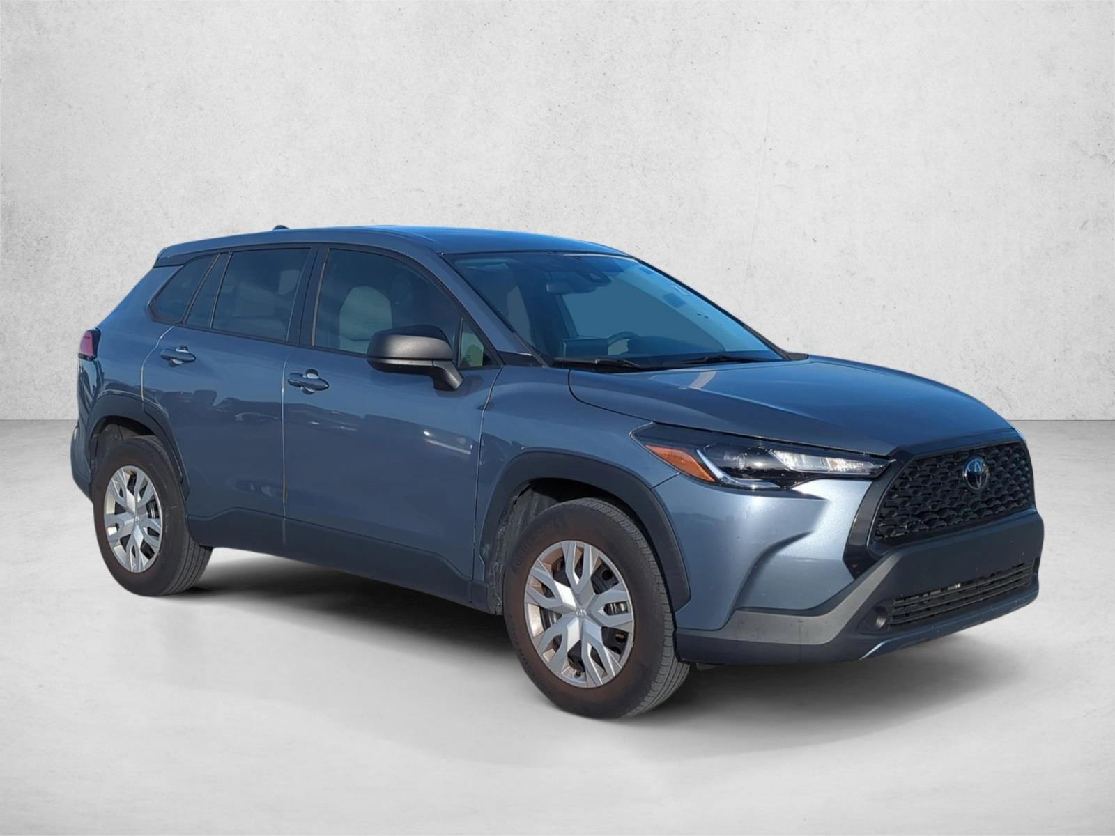 2022 Toyota Corolla Cross L photo 3