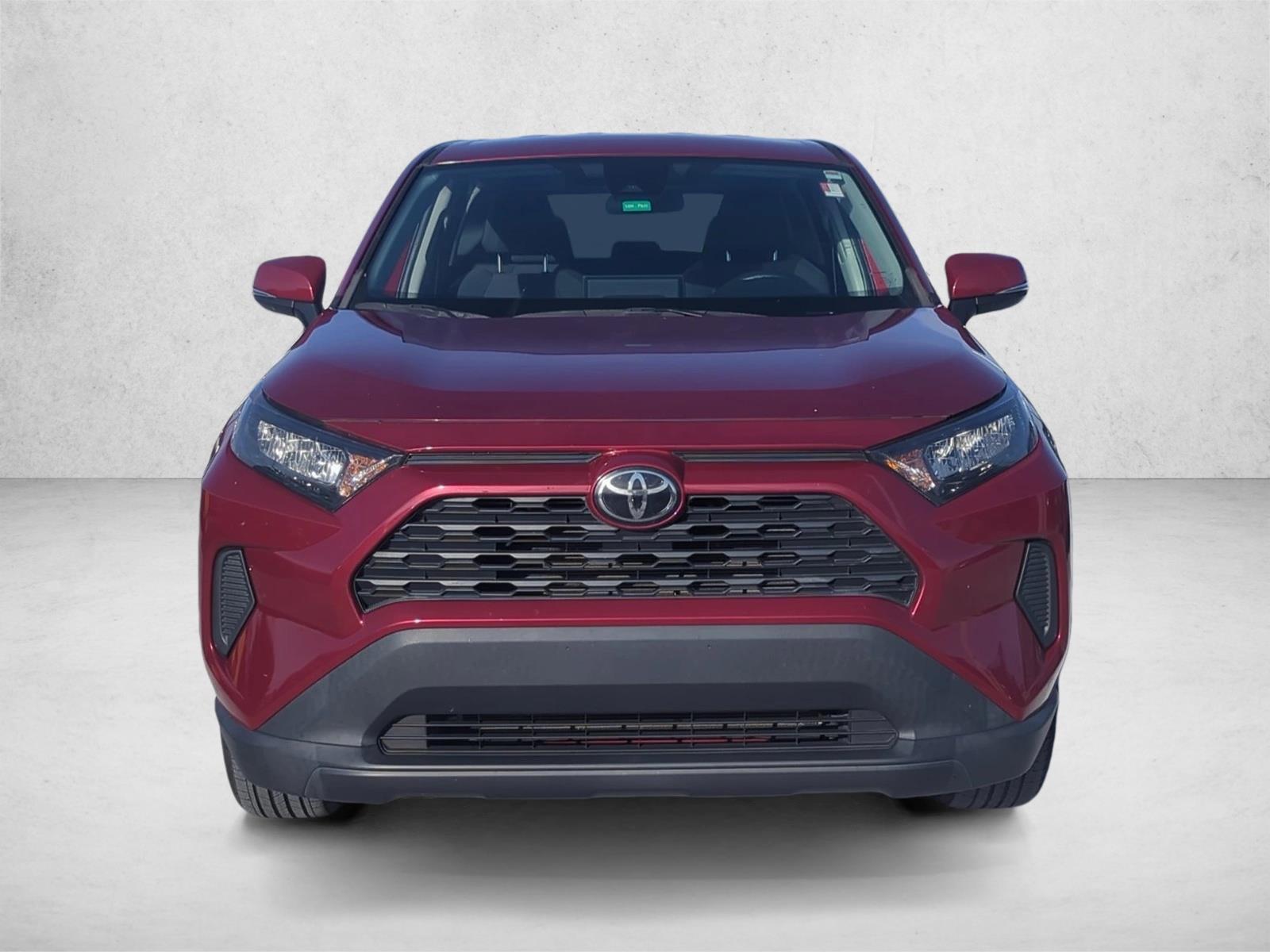 2022 Toyota RAV4 LE photo 2