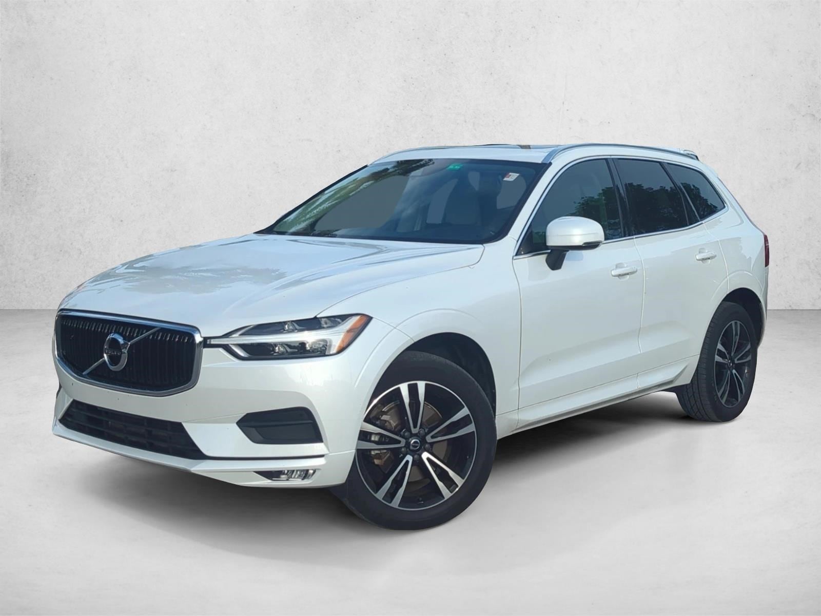 2021 Volvo XC60 T5 Momentum FWD's photo