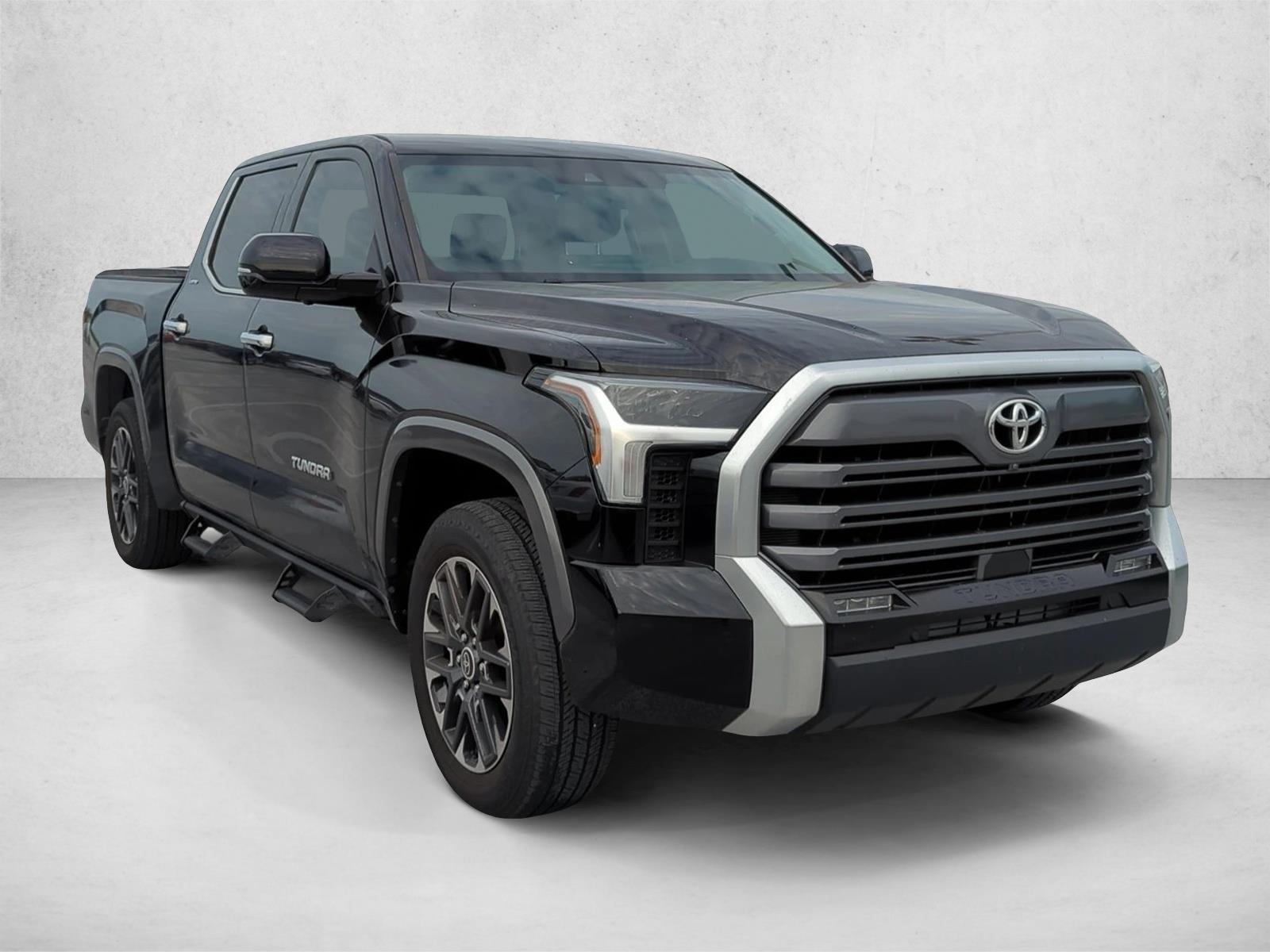 2023 Toyota Tundra Limited CrewMax photo 3