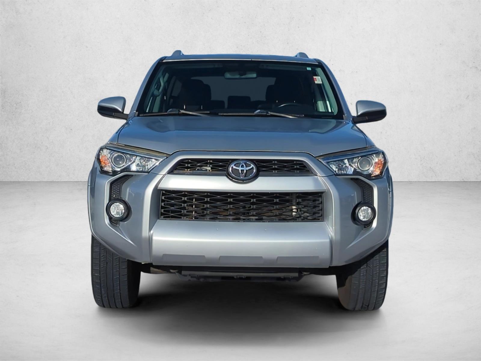 2018 Toyota 4Runner SR5 photo 2