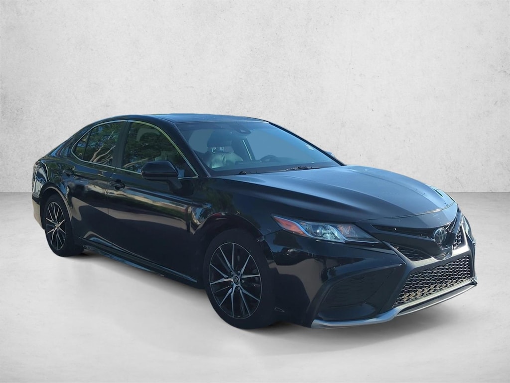 Used 2021 Toyota Camry SE Sedan
