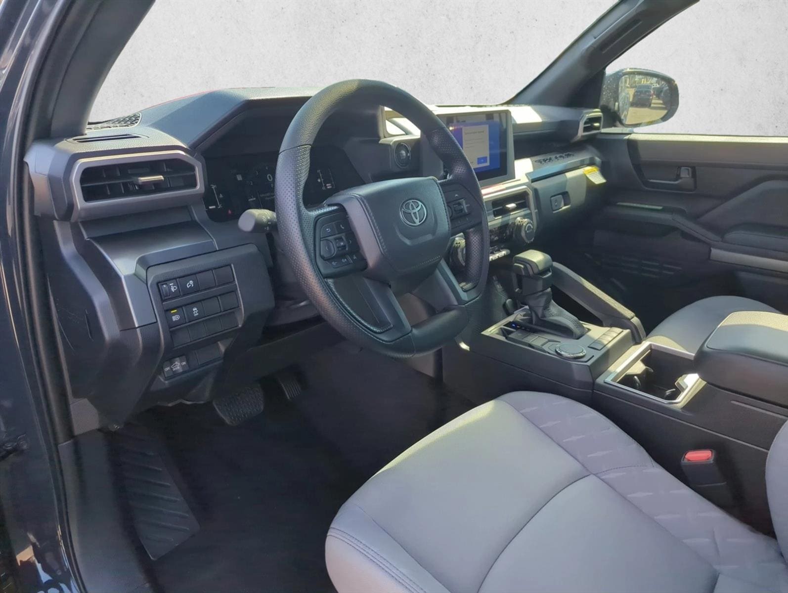2025 Toyota Tacoma SR5 - Photo 14