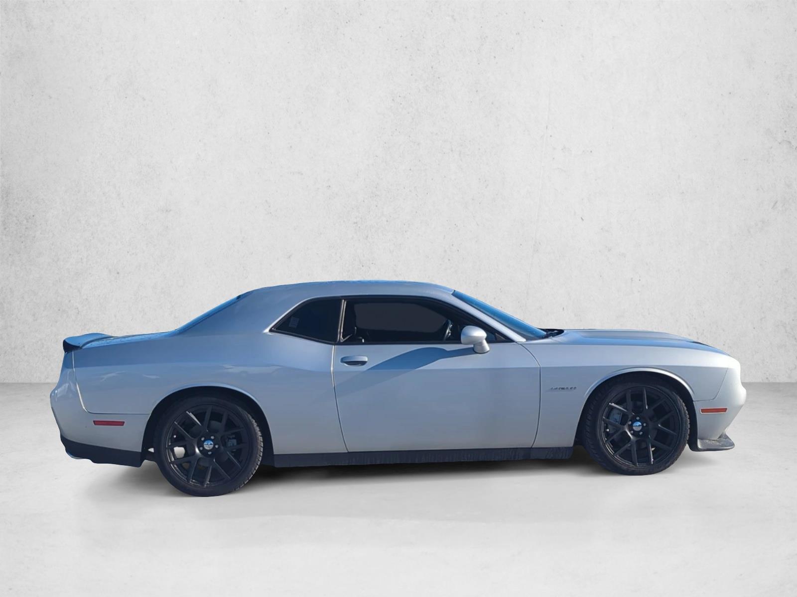 2021 Dodge Challenger R/T photo 4