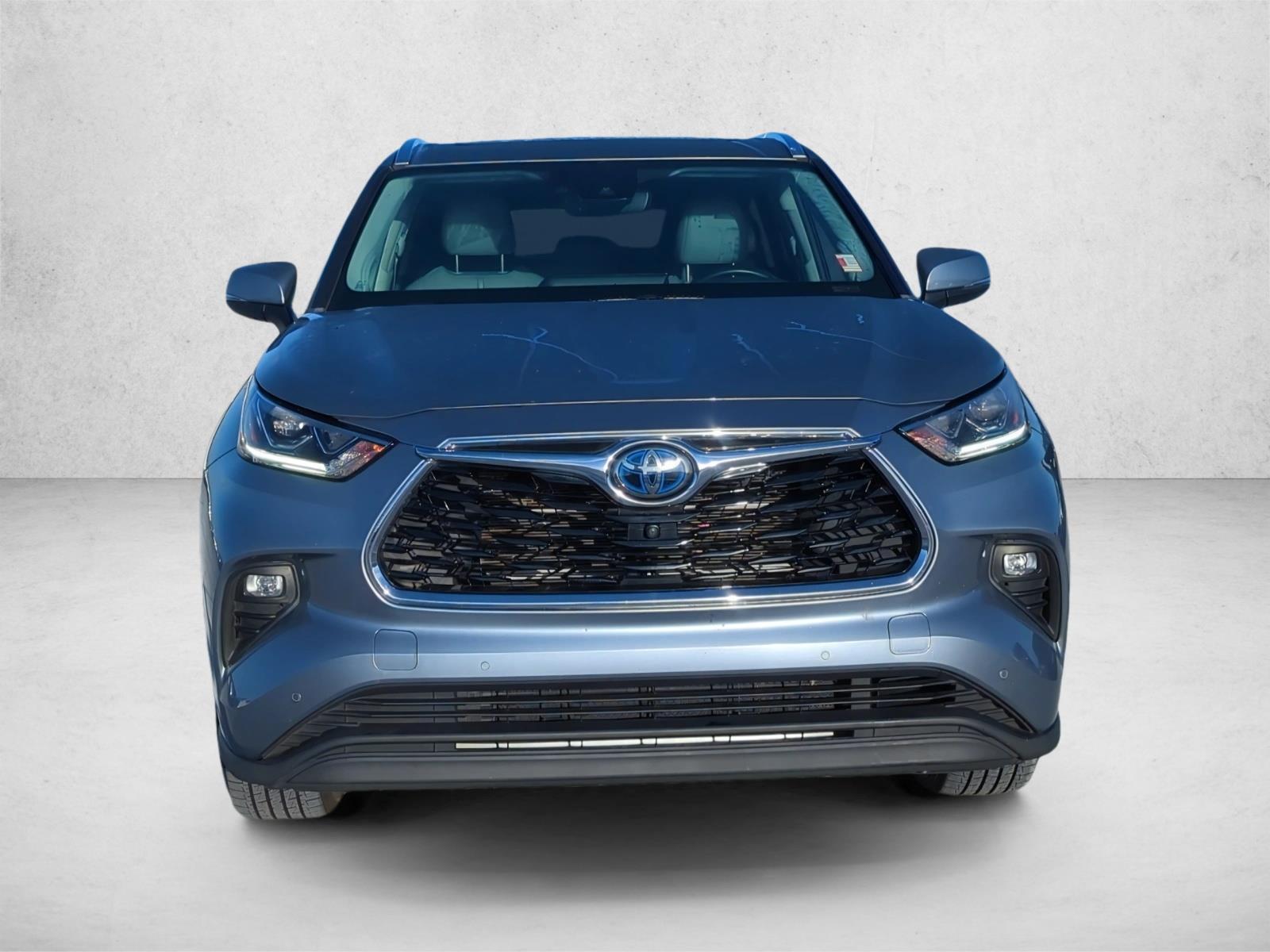 2021 Toyota Highlander Hybrid Limited photo 2