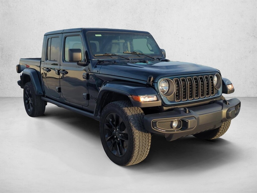 Used 2025 Jeep Gladiator Sport Truck Crew Cab