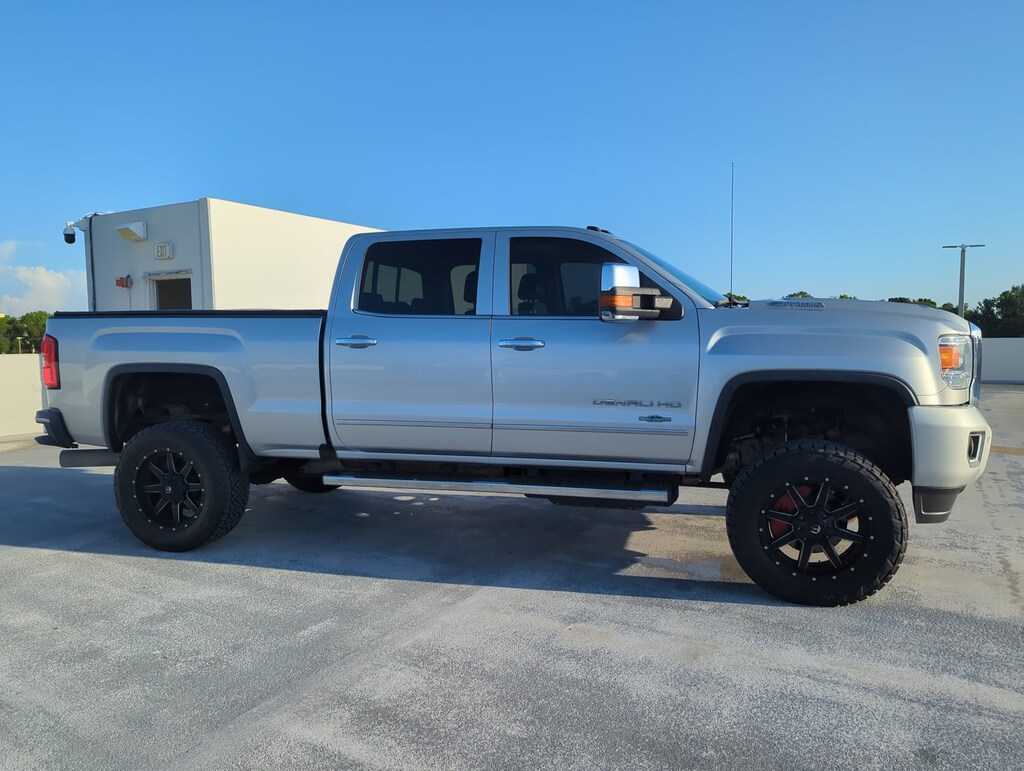 Used 2019 GMC Sierra 2500HD Denali Truck Crew Cab