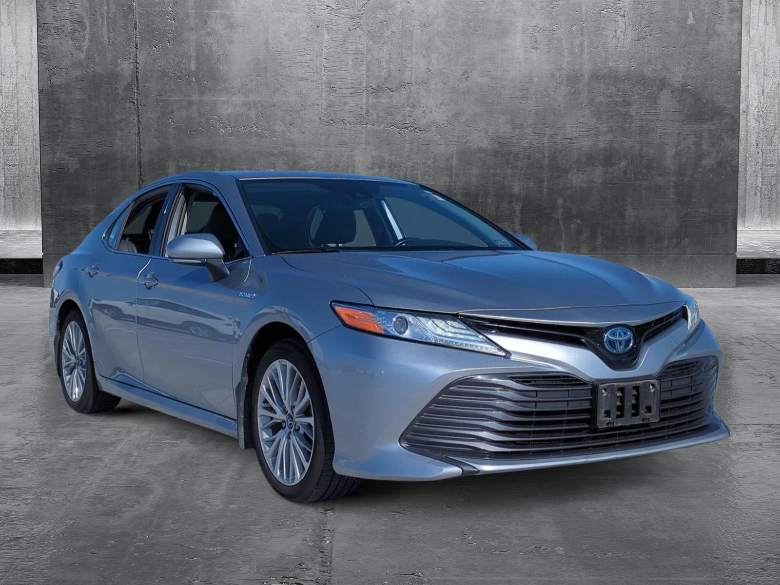 Toyota Camry Hybrid 2019: Spesifikasi dan Performa Unggulan Sedan Hybrid