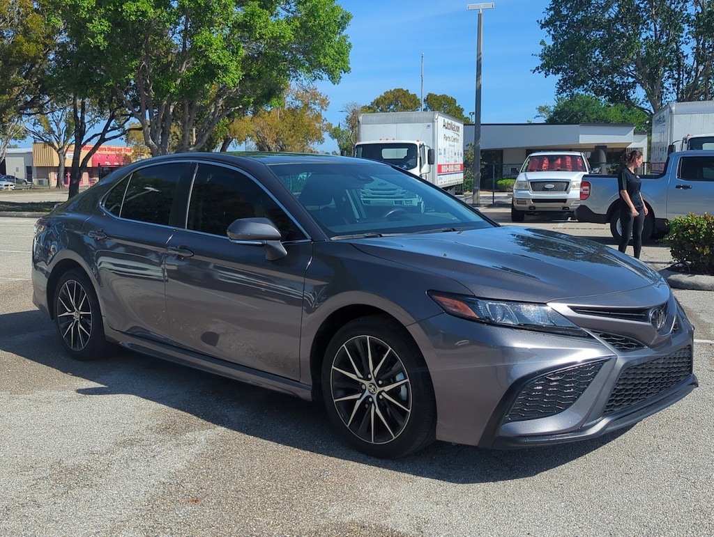 Used 2023 Toyota Camry SE Sedan