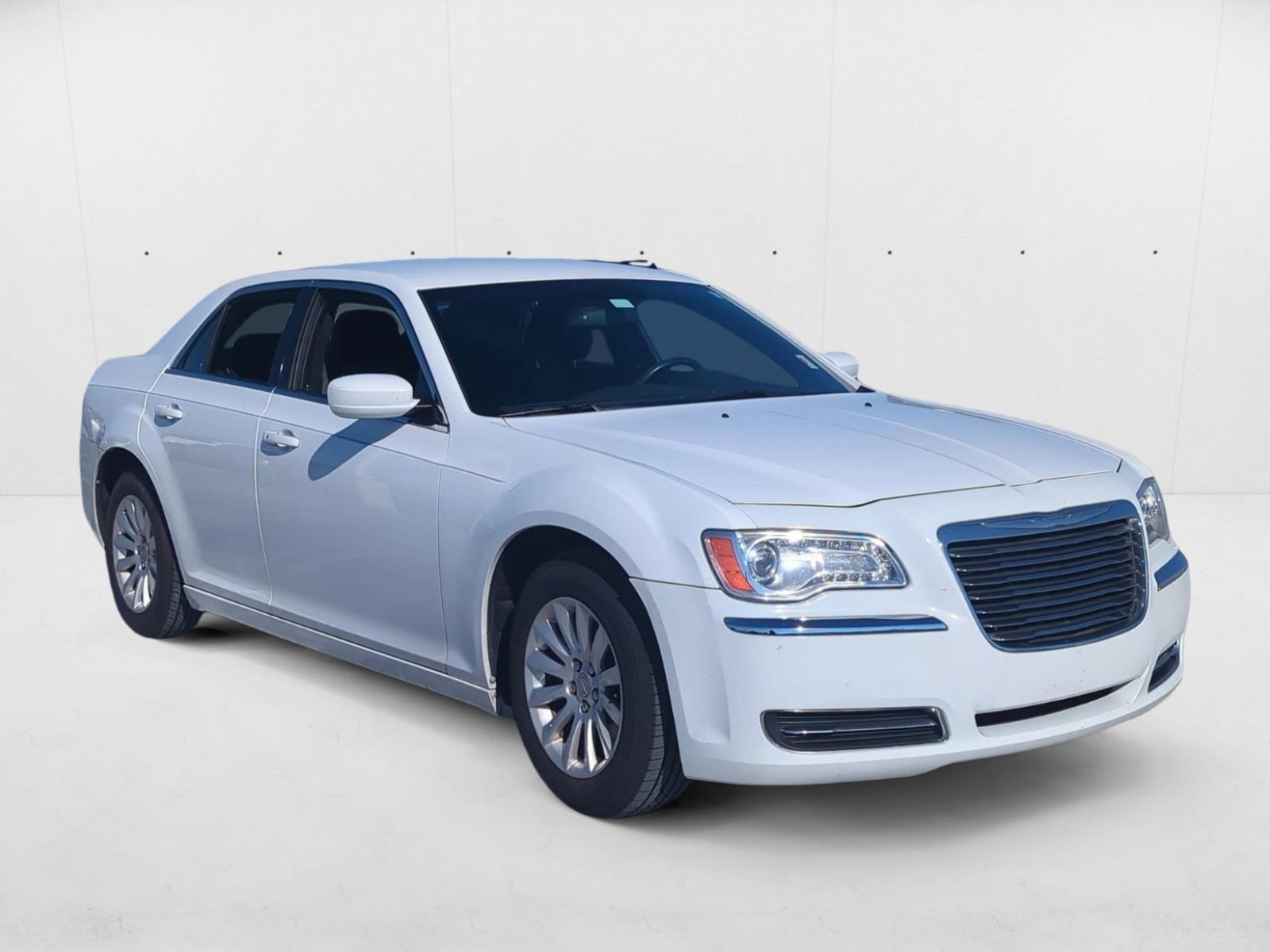 2012 Chrysler 300 Base Limited photo 3