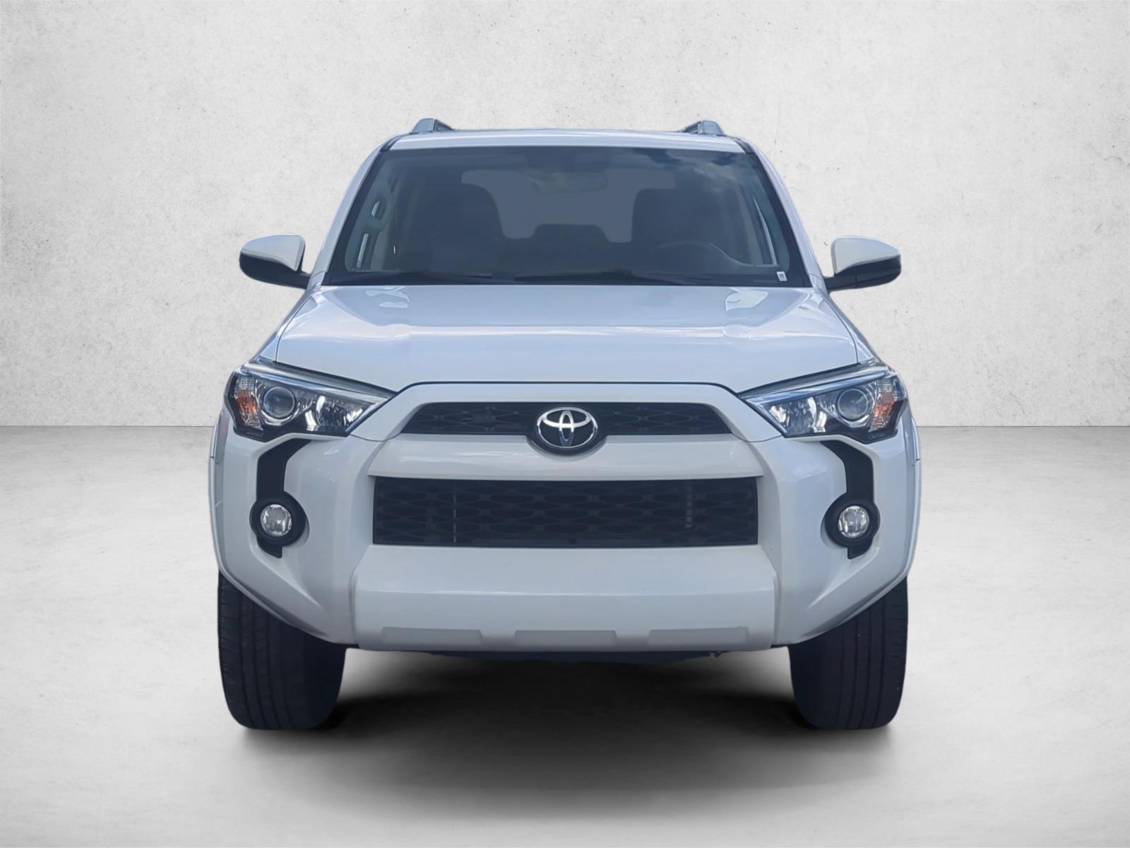 2018 Toyota 4Runner SR5 photo 2