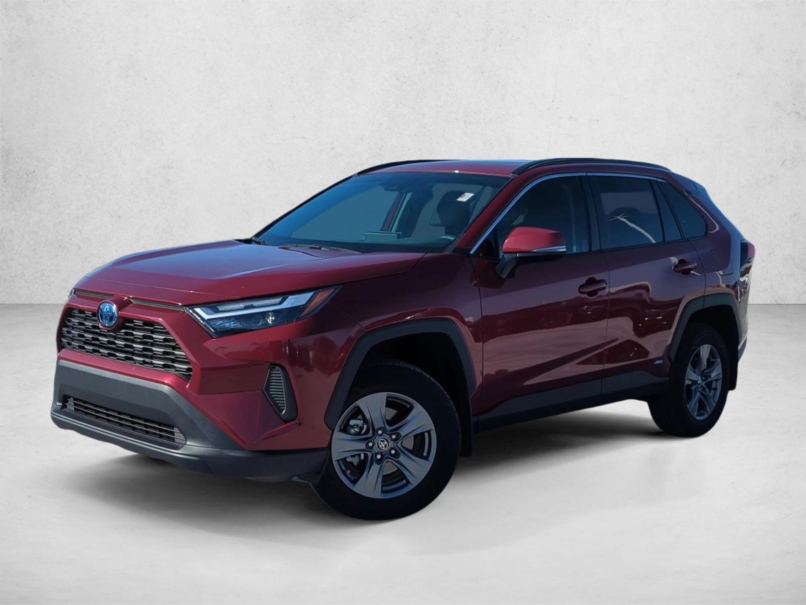 2024 Toyota RAV4 XLE's photo