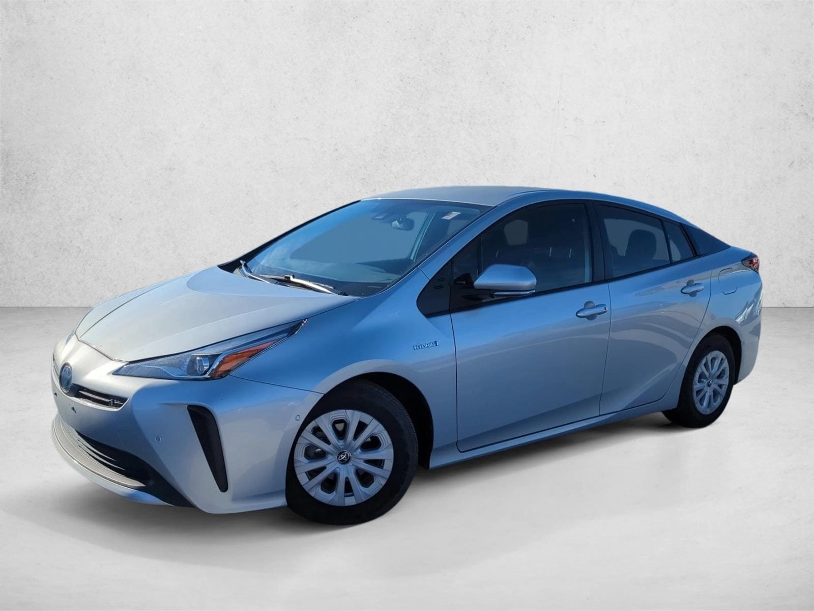 2021 Toyota Prius LE's photo