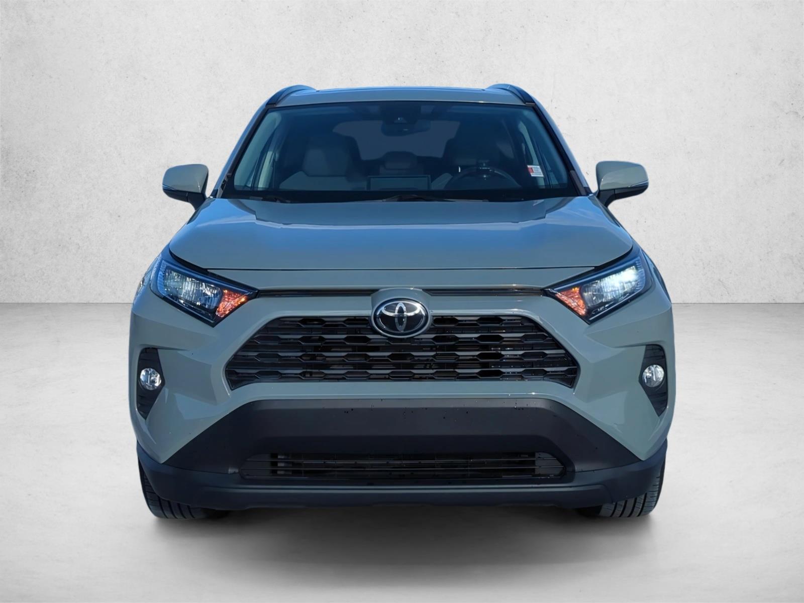 2019 Toyota RAV4 XLE photo 2