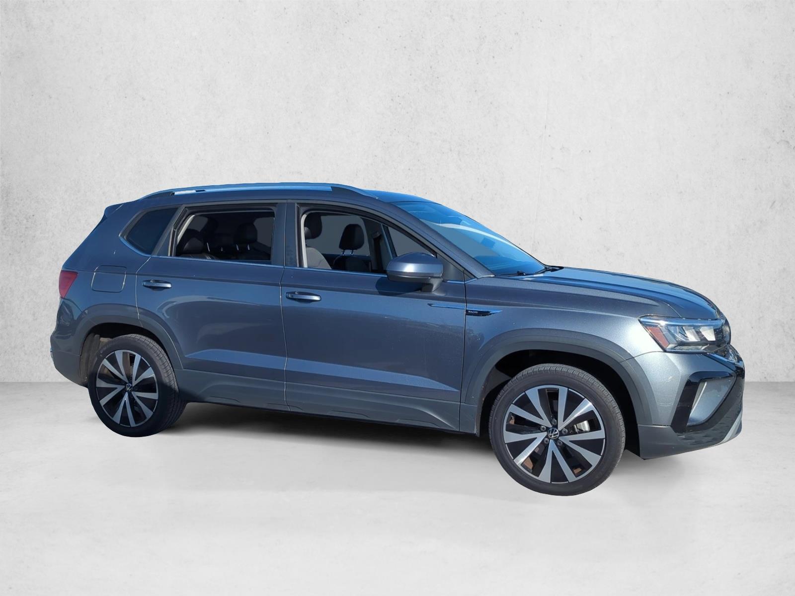 2022 Volkswagen Taos SE photo 4