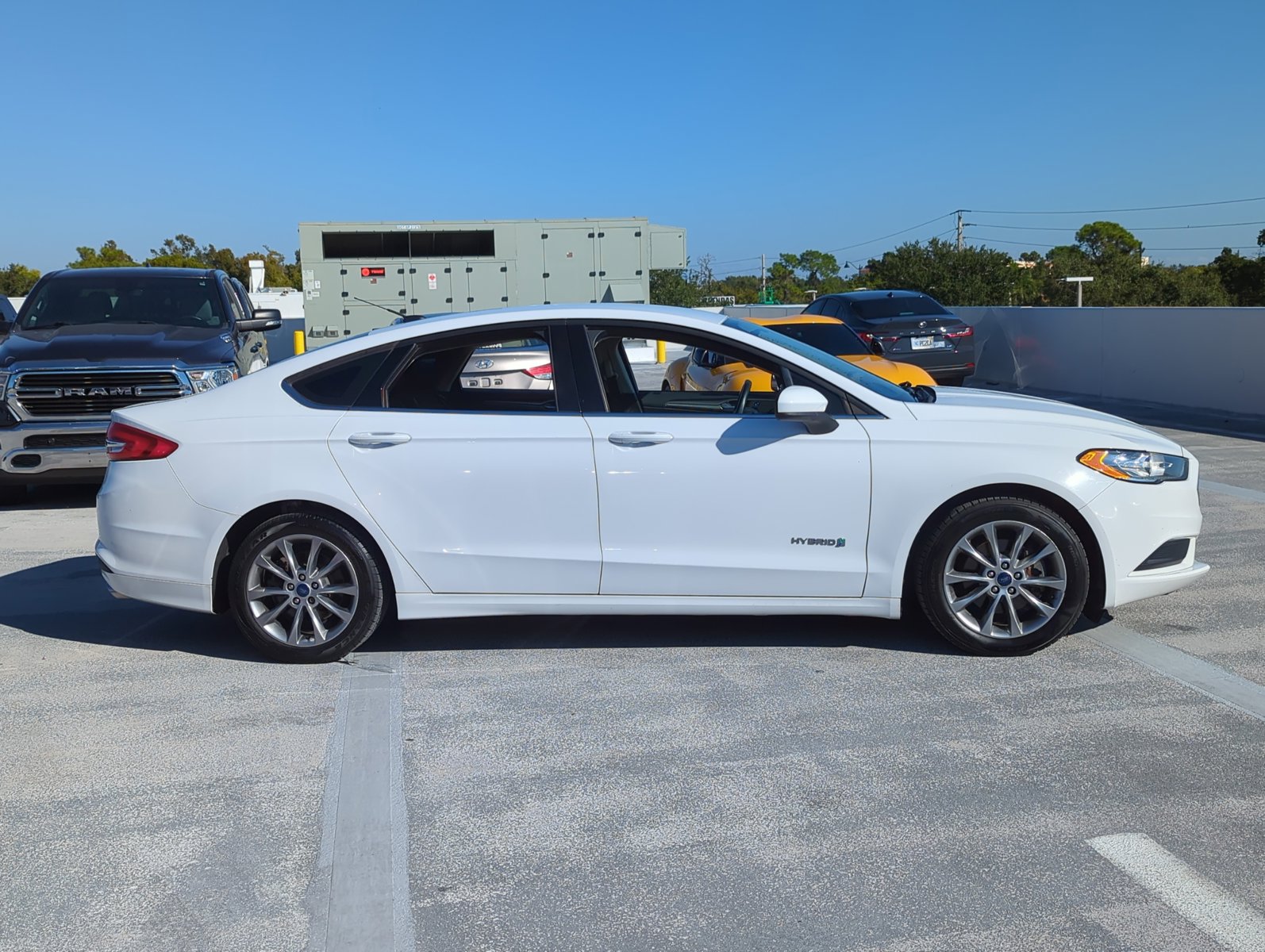 2017 Ford Fusion Hybrid SE photo 4