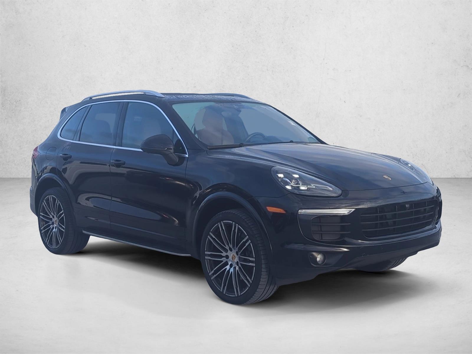 2016 Porsche Cayenne photo 3