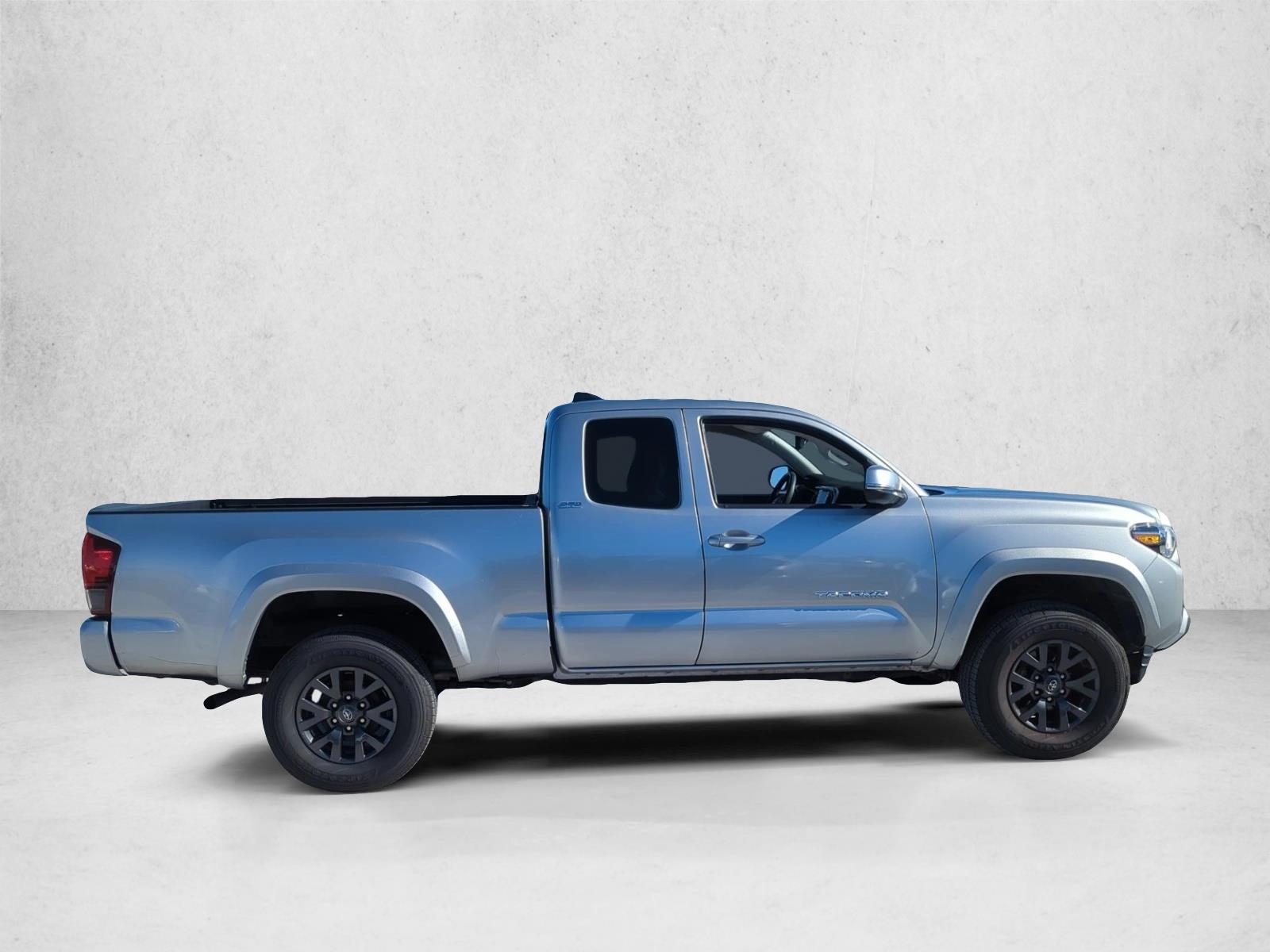 2022 Toyota Tacoma SR5 V6 photo 4
