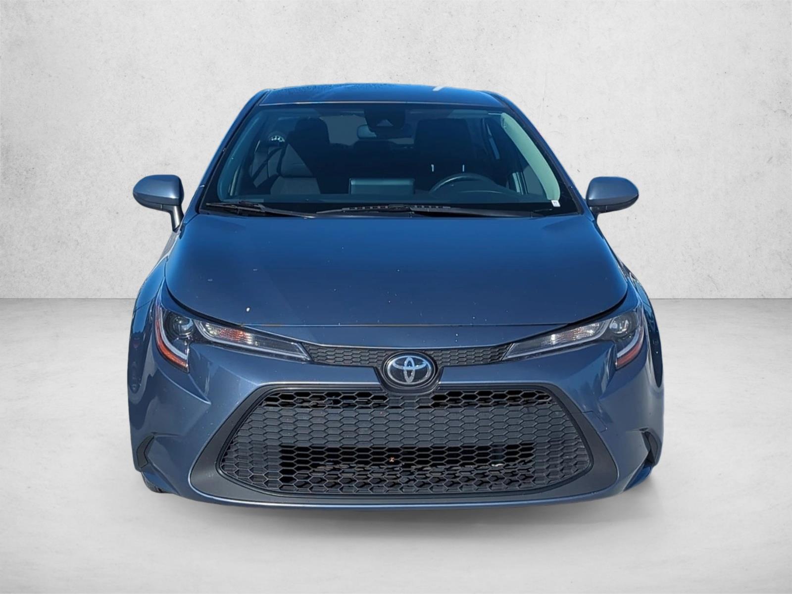 2022 Toyota Corolla LE photo 2