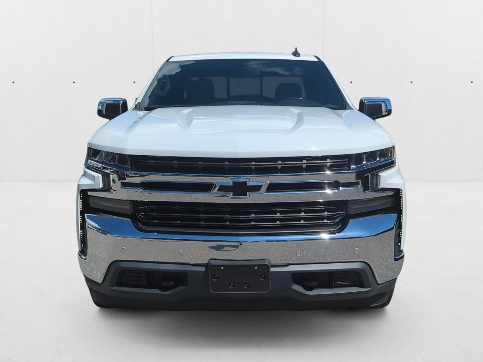 2020 Chevrolet Silverado 1500 LT photo 2
