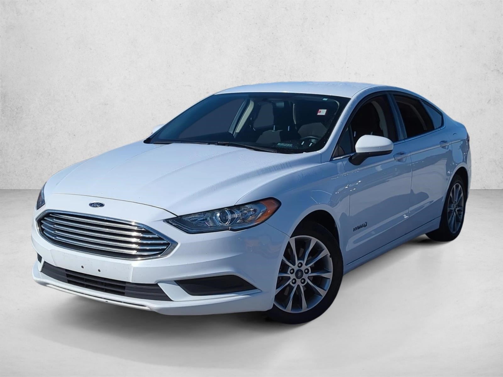 2017 Ford Fusion Hybrid SE's photo