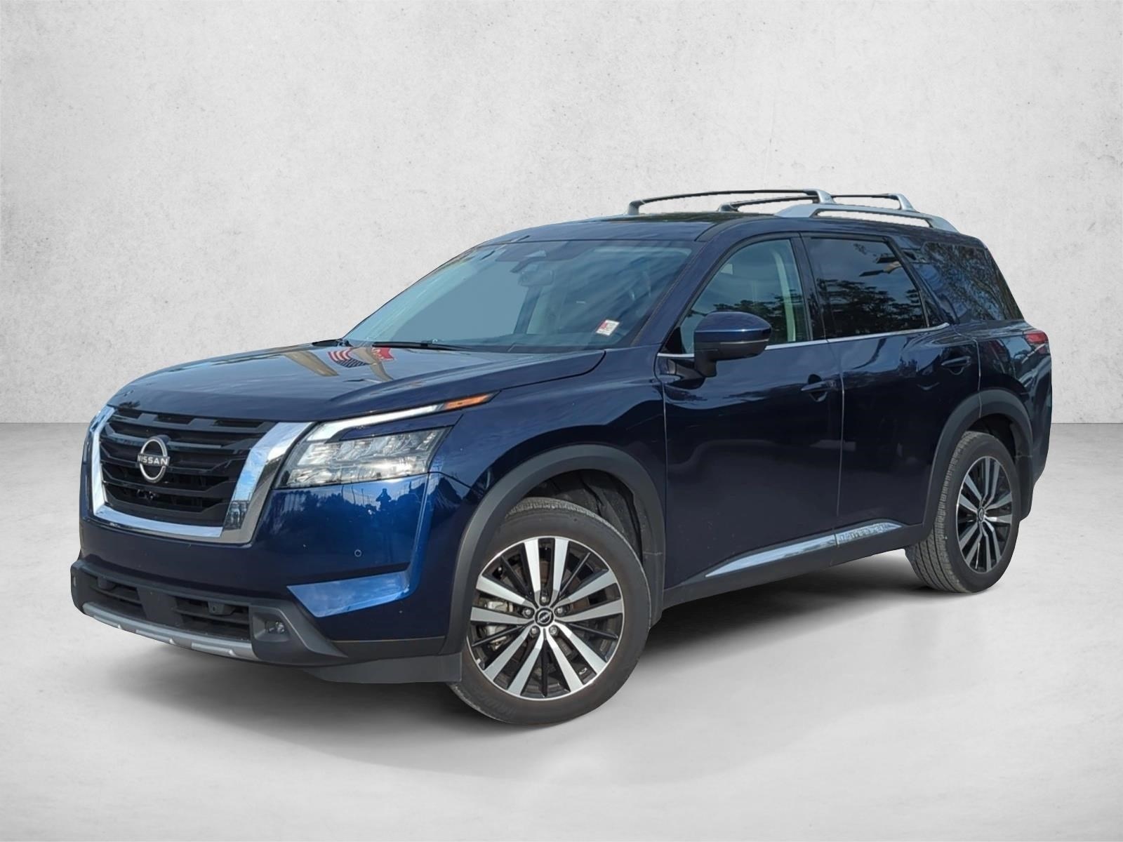 2025 Nissan Pathfinder Platinum 2WD's photo