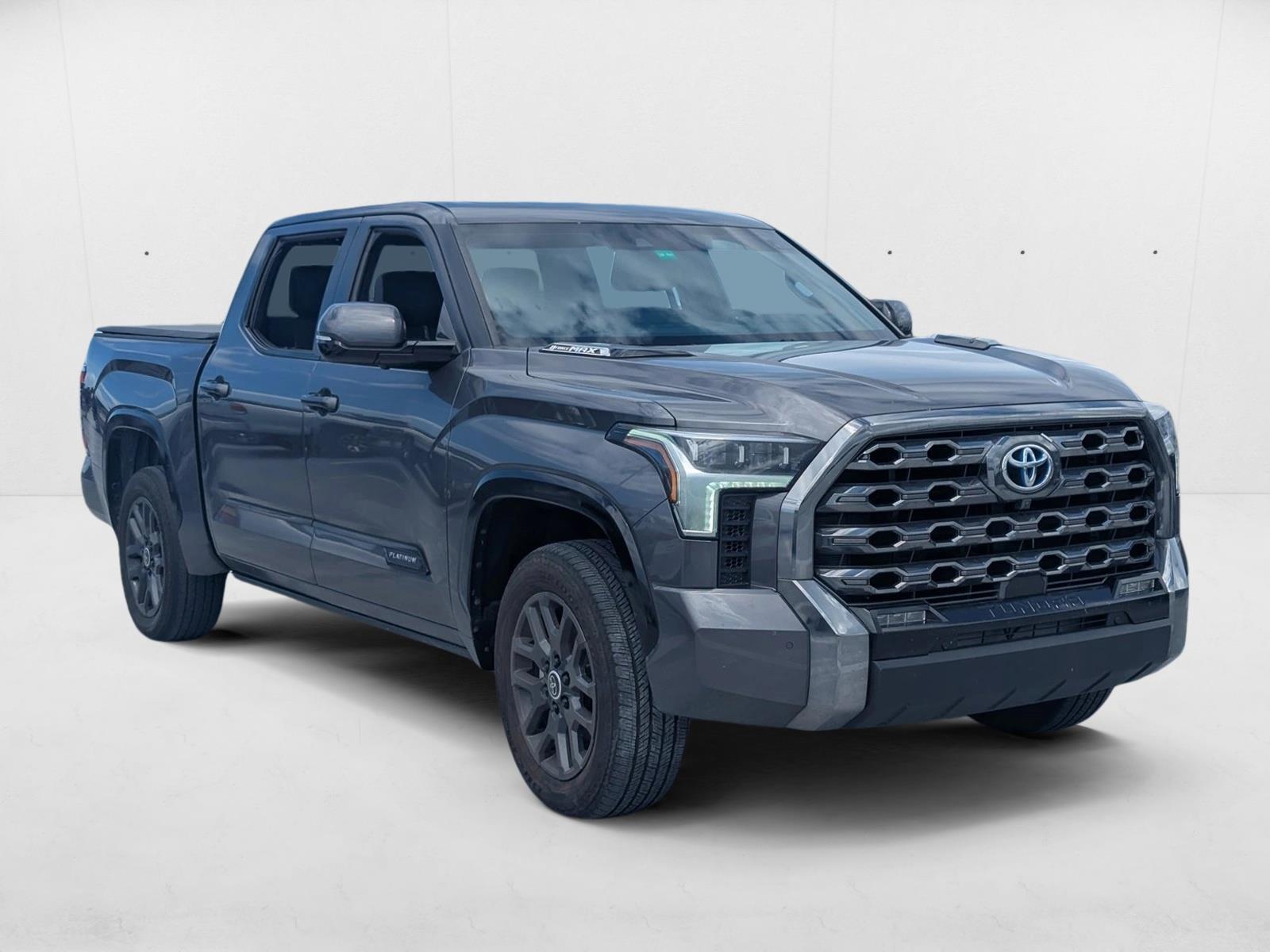 2024 Toyota Tundra Platinum CrewMax photo 3