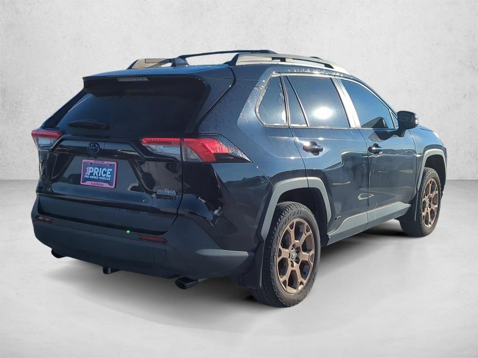 2024 Toyota RAV4 Hybrid photo 2