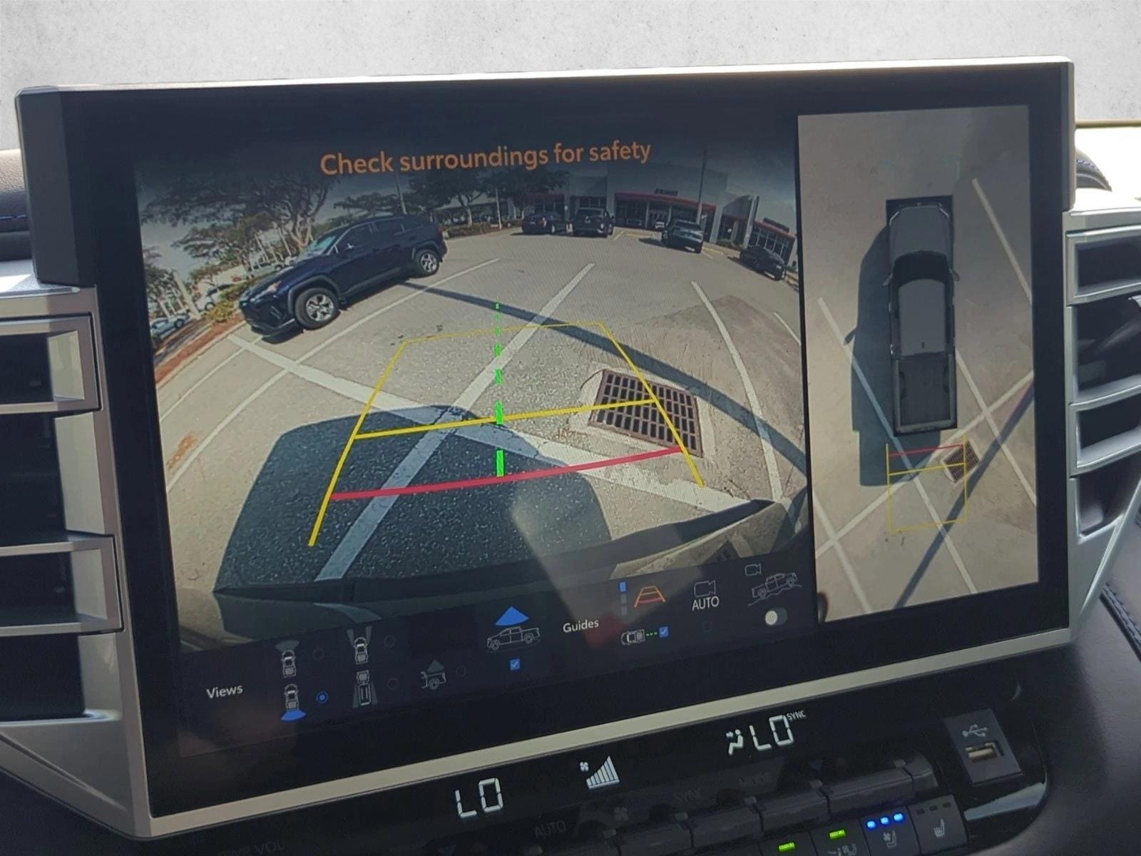 2025 Toyota Tundra Platinum - Photo 13