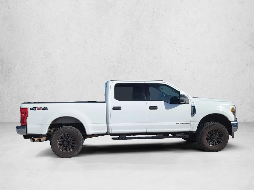 Used 2019 Ford F-250 XLT Truck Crew Cab