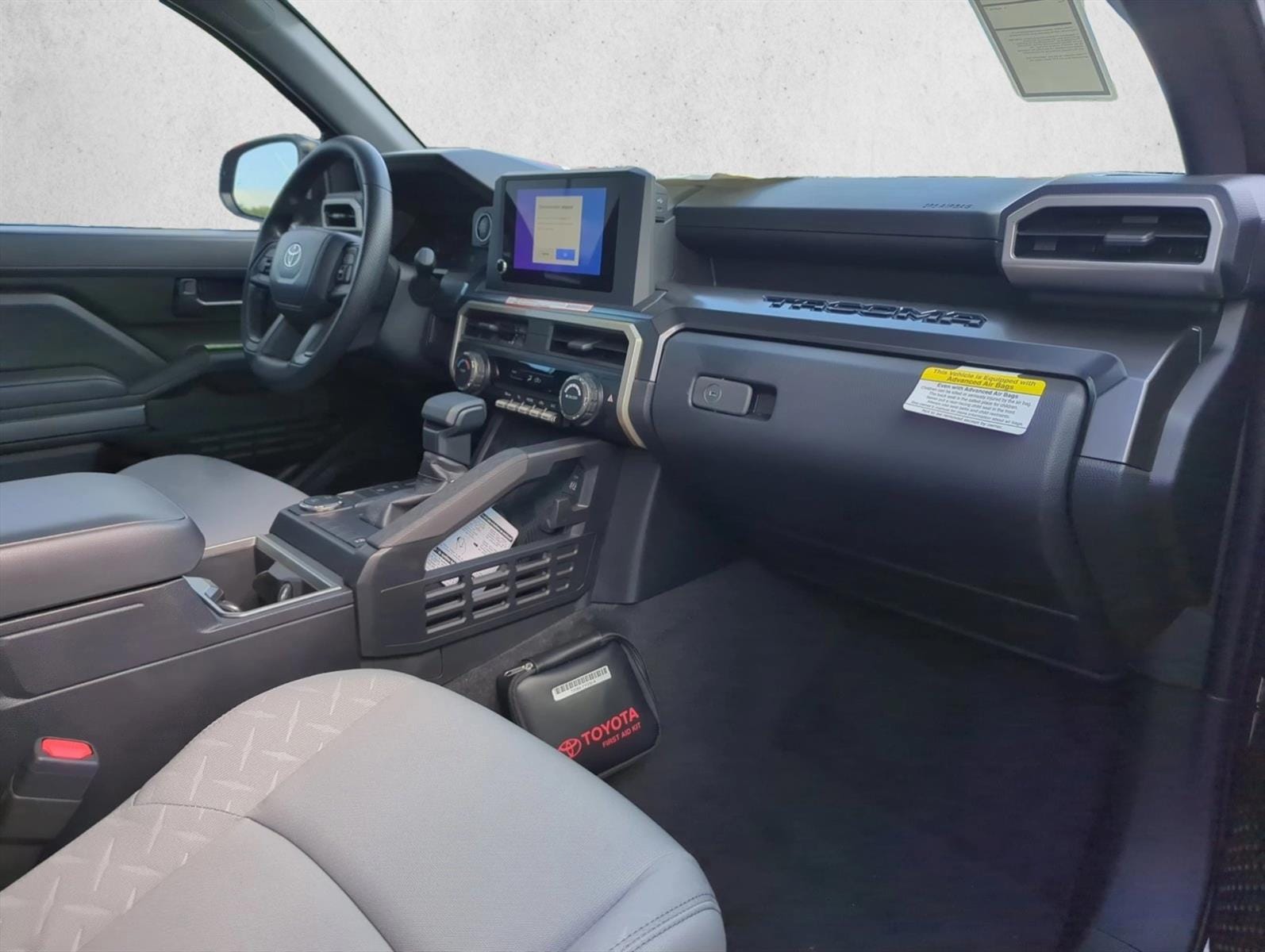 2025 Toyota Tacoma SR5 - Photo 27