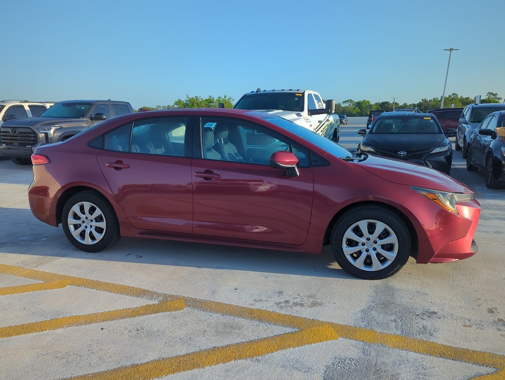 Used 2022 Toyota Corolla LE Sedan