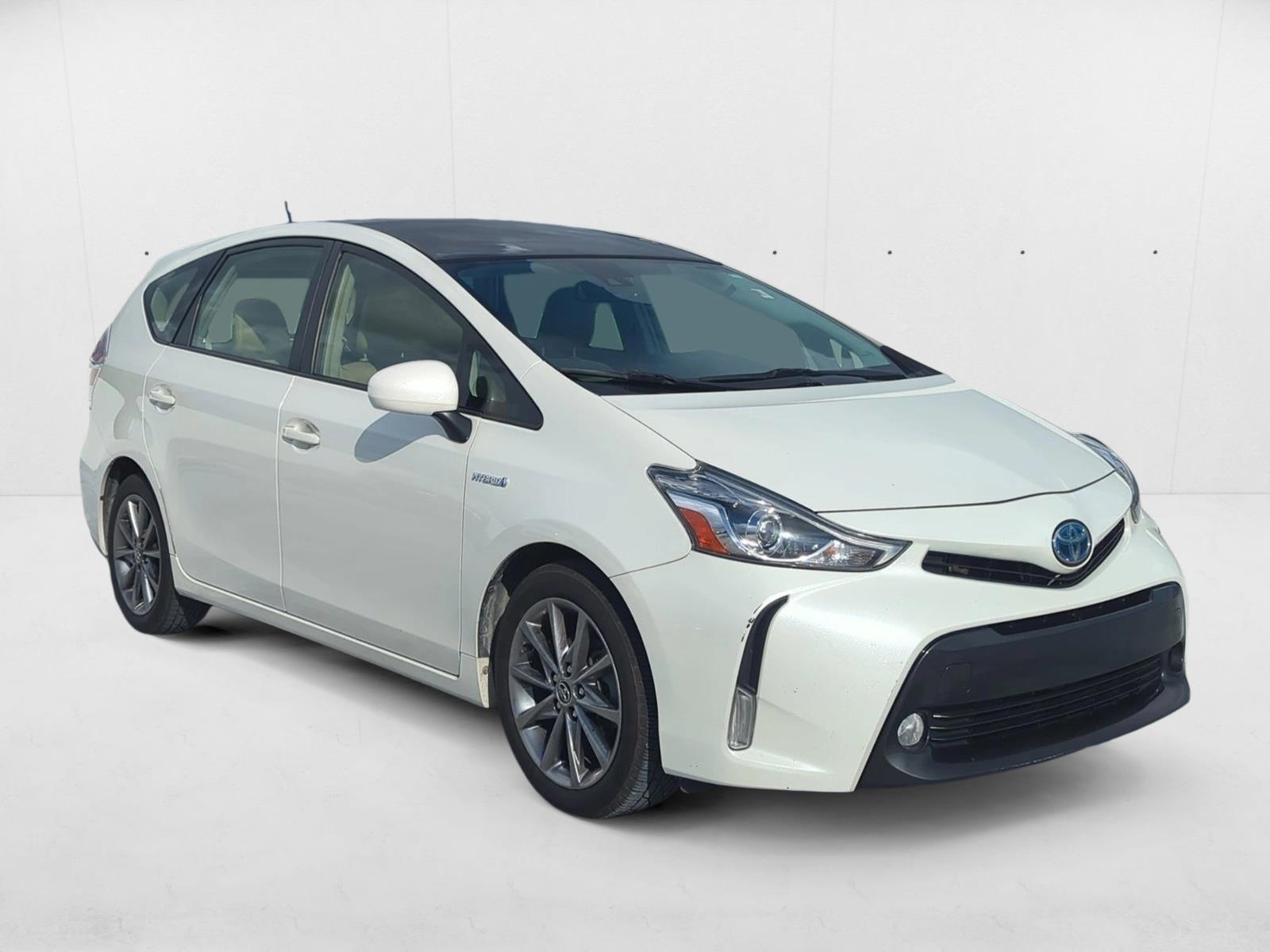 2017 Toyota Prius V Five photo 3