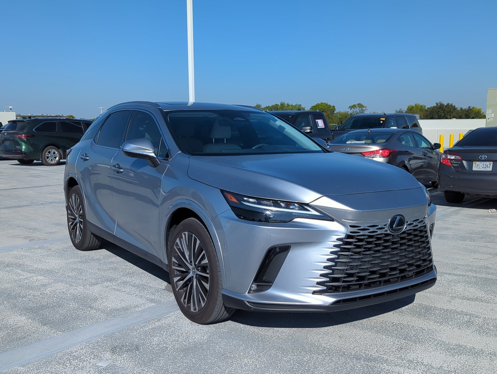 2024 Lexus RX 350h Premium AWD photo 3