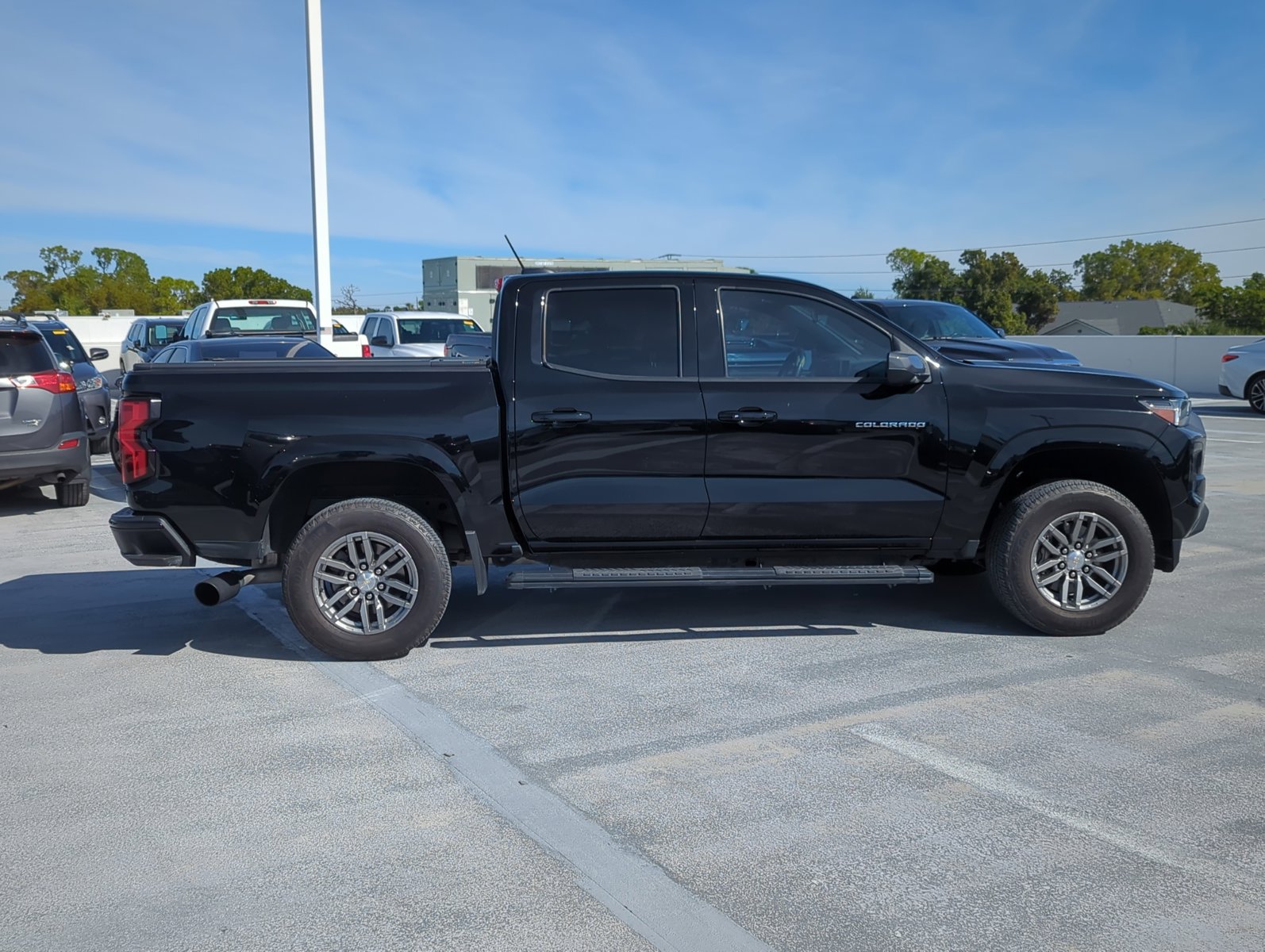 2023 Chevrolet Colorado LT photo 4